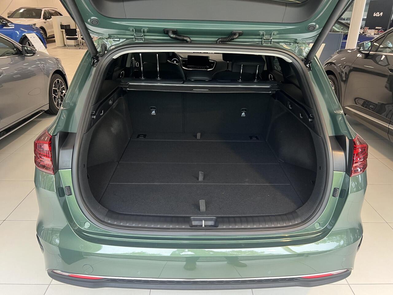 KIA CEE D Ceed Sportswagon 1.5 T-GDi DynamicPlusLine ,Geregistreerde voorraad auto, nu incl. 4.000,= korting, Geheel nieuw, Direct leverbaar.