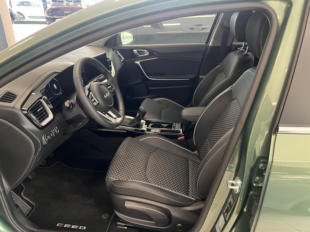 KIA CEE D Ceed Sportswagon 1.5 T-GDi DynamicPlusLine ,Geregistreerde voorraad auto, nu incl. 4.000,= korting, Geheel nieuw, Direct leverbaar.