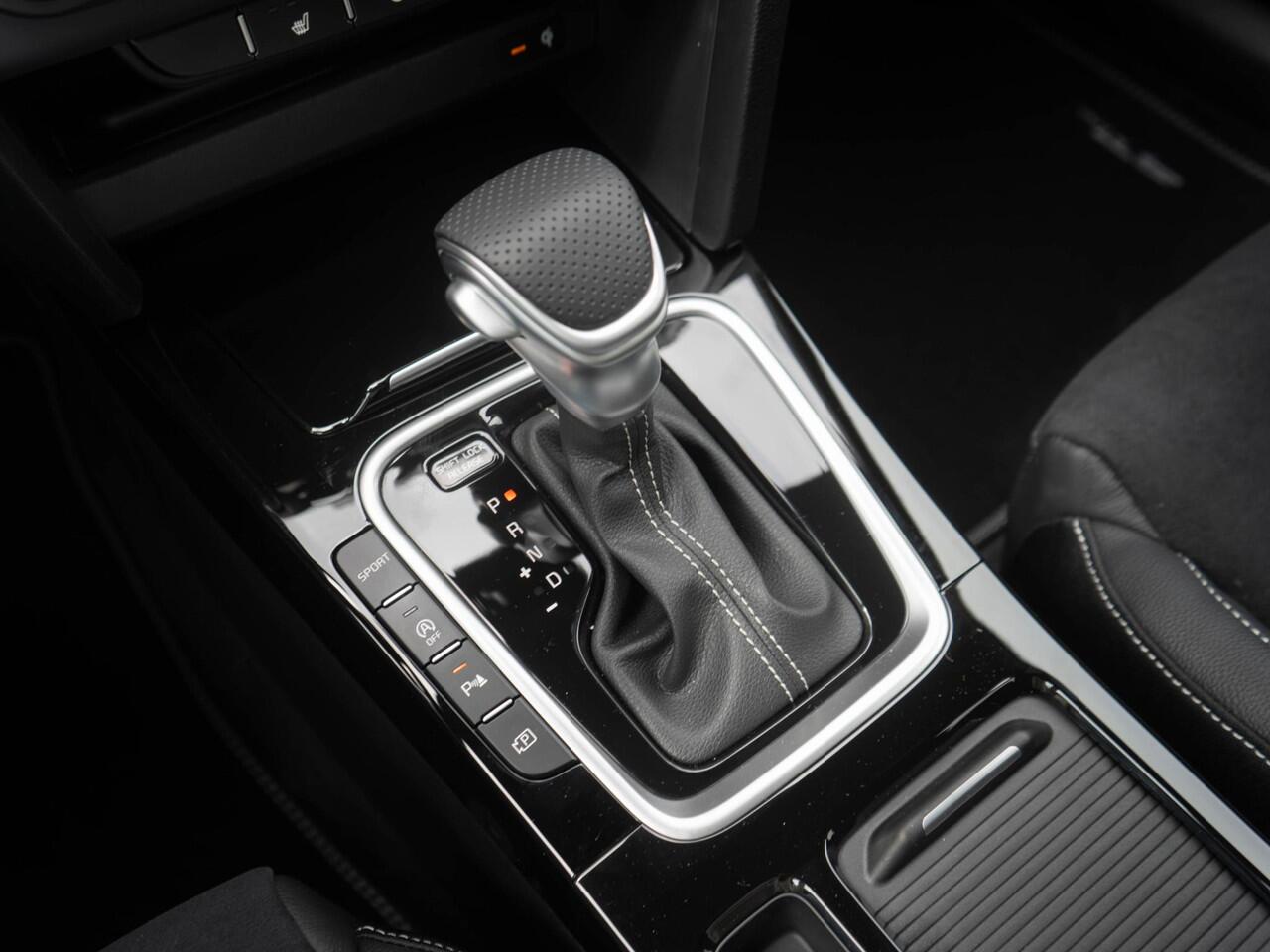 KIA CEE D Ceed 1.5 T-GDi GT-PlusLine | UNIEKE AUTO | OP VOORRAAD DIRECT RIJDEN | schuifkanteldak | JBL Speakers | Elektrische verstelbare stoelen met geheugenfunctie |