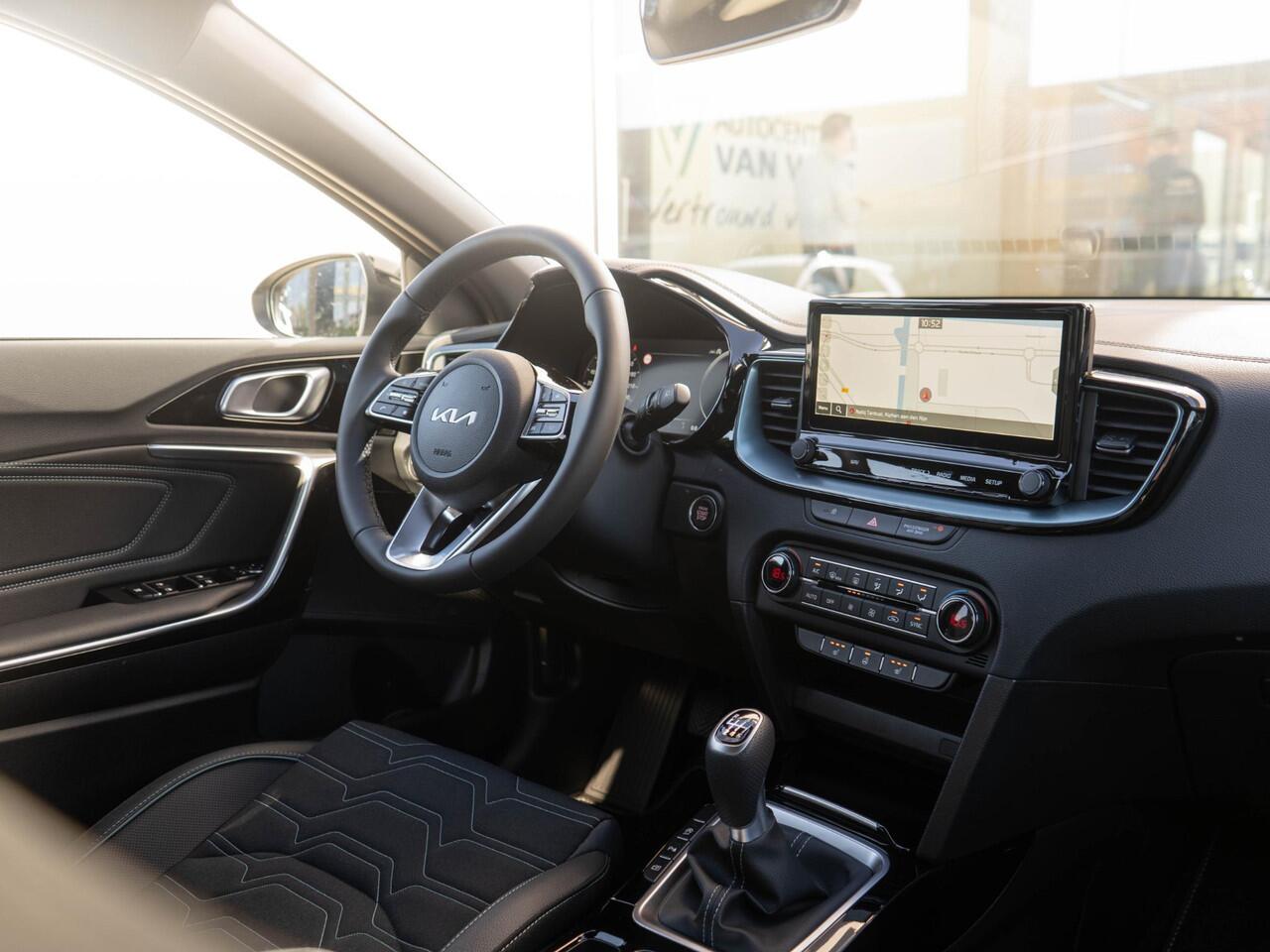 KIA CEE D Ceed Sportswagon 1.0 T-GDi MHEV Design Edition | NIEUW OP VOORRAAD | SNEL RIJDEN | Stoel & stuur-verwarming | JBL | PDC voor & achter