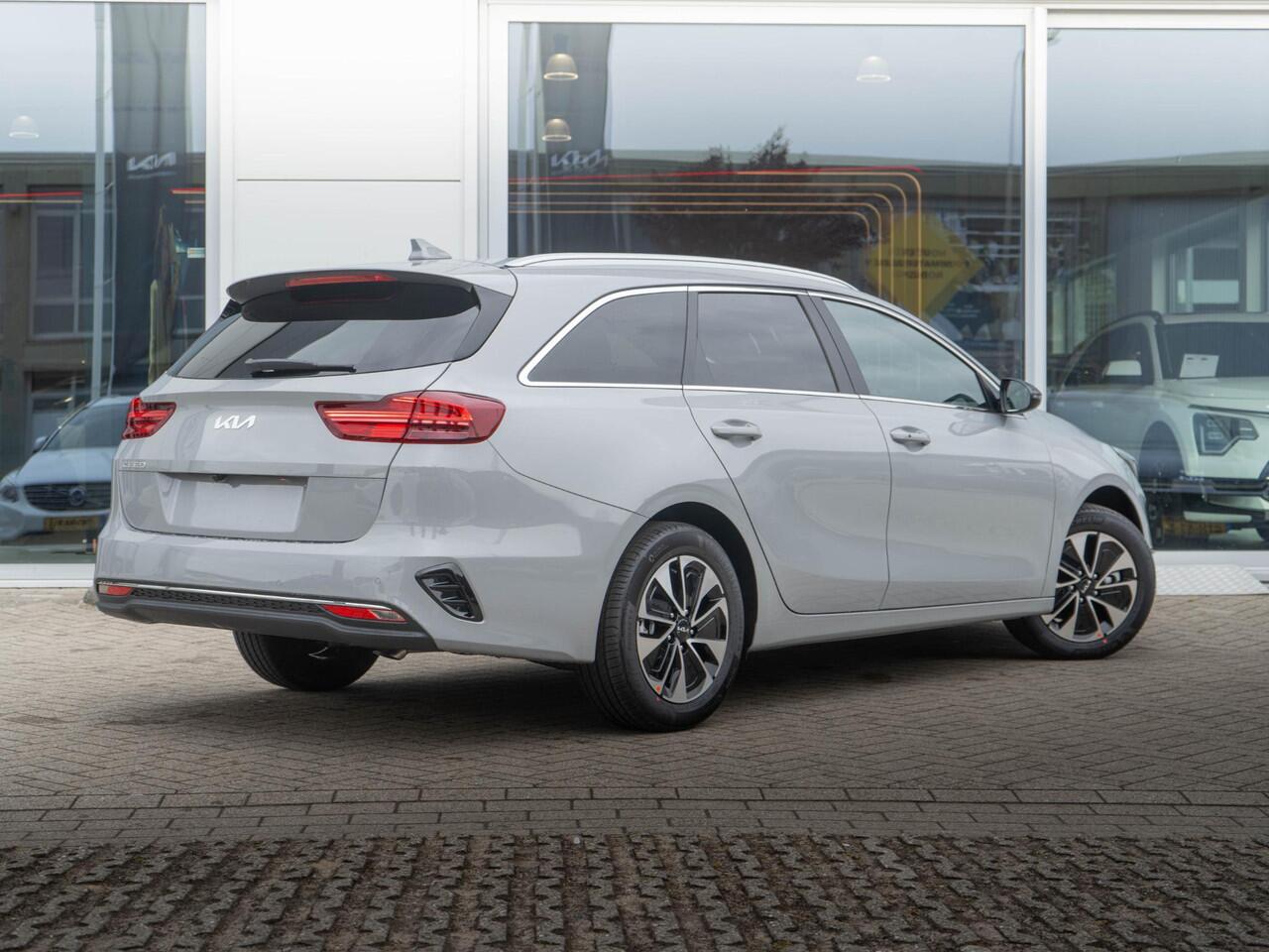 KIA CEE D Ceed Sportswagon 1.0 T-GDi MHEV Design Edition | NIEUW OP VOORRAAD | SNEL RIJDEN | Stoel & stuur-verwarming | JBL | PDC voor & achter