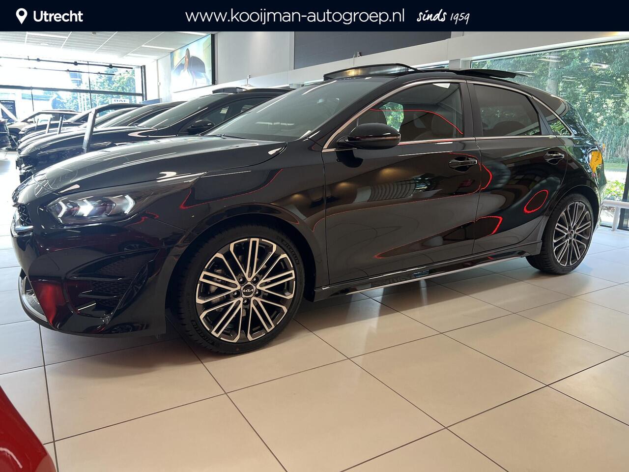 KIA CEE D Ceed 1.5 T-GDi GT-PlusLine Rijklaar vanaf ¤37.395,- Nu tijdelijke voordeel van ¤4.895,-