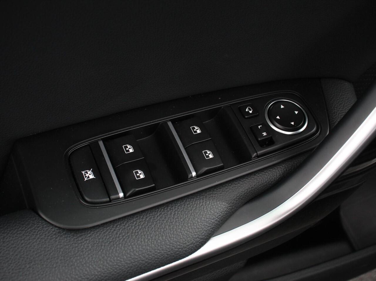 KIA CEE D Ceed Sportswagon 1.6 GDI PHEV DynamicPlusLine DEMO| Navigatie | Camera | Climate Control | Cruise control adaptive | Lane assist | Lichtmetalen Velgen | Stoelverwarming