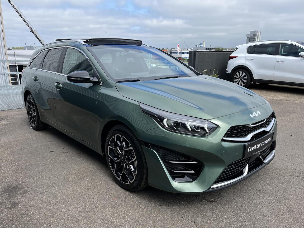 KIA CEE D Ceed Sportswagon 1.5 T-GDi GT-PlusLine ACTIE EXCLUSIEF BIJ KOOIJMAN TIEL: 0344-611400, NIEUW UIT VOORRAADLEVERBAAR! DIRECT RIJDEN!