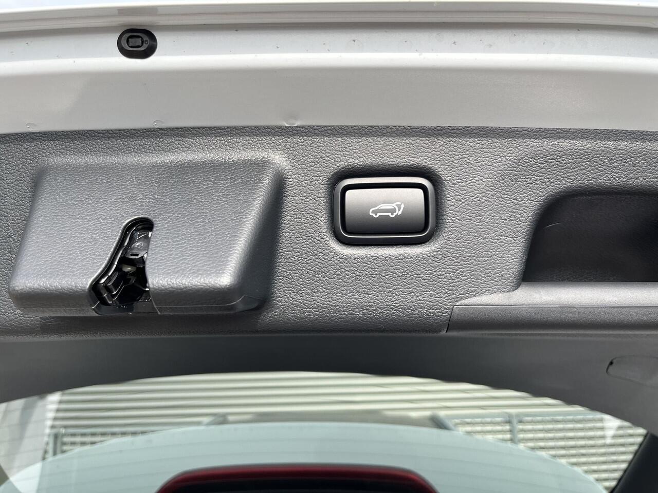 KIA CEE D Ceed SW 1.5 T-GDi GT-PlusLine AUTOMAAT NIEUW!!! / LEDER / ALCANTARA / SCHUIFDAK / NAVIGATIE