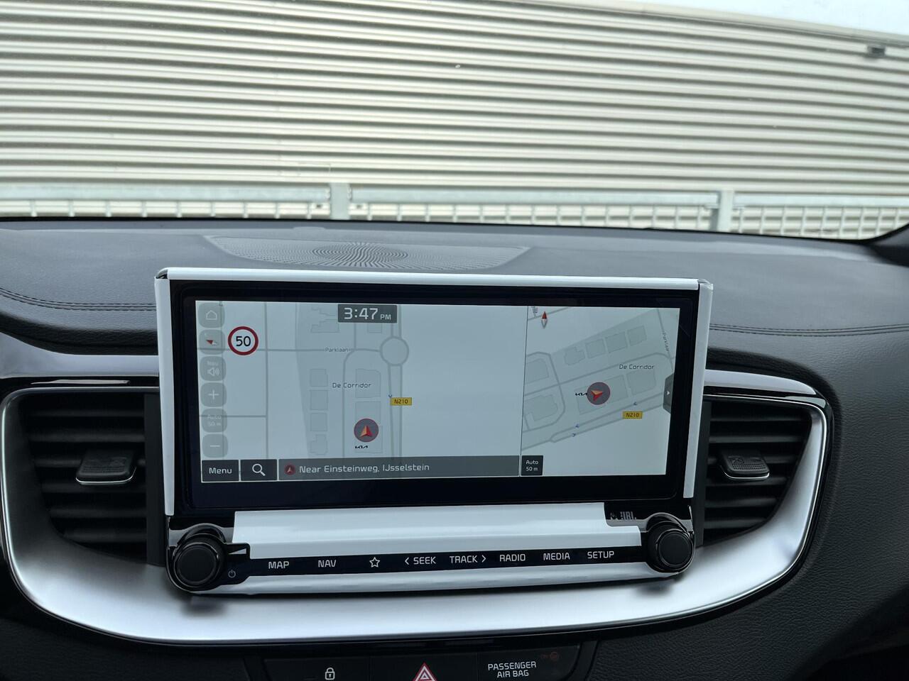KIA CEE D Ceed SW 1.5 T-GDi GT-PlusLine AUTOMAAT NIEUW!!! / LEDER / ALCANTARA / SCHUIFDAK / NAVIGATIE