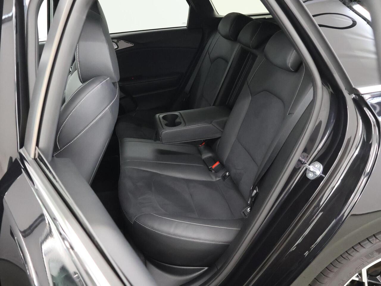 KIA CEE D Ceed Sportswagon 1.5 T-GDi GT-Line | Panoramadak | Matrix LED Koplampen | Stoel/Stuurverwarming | Keyless Go | Elektrisch bedienbare achterklep