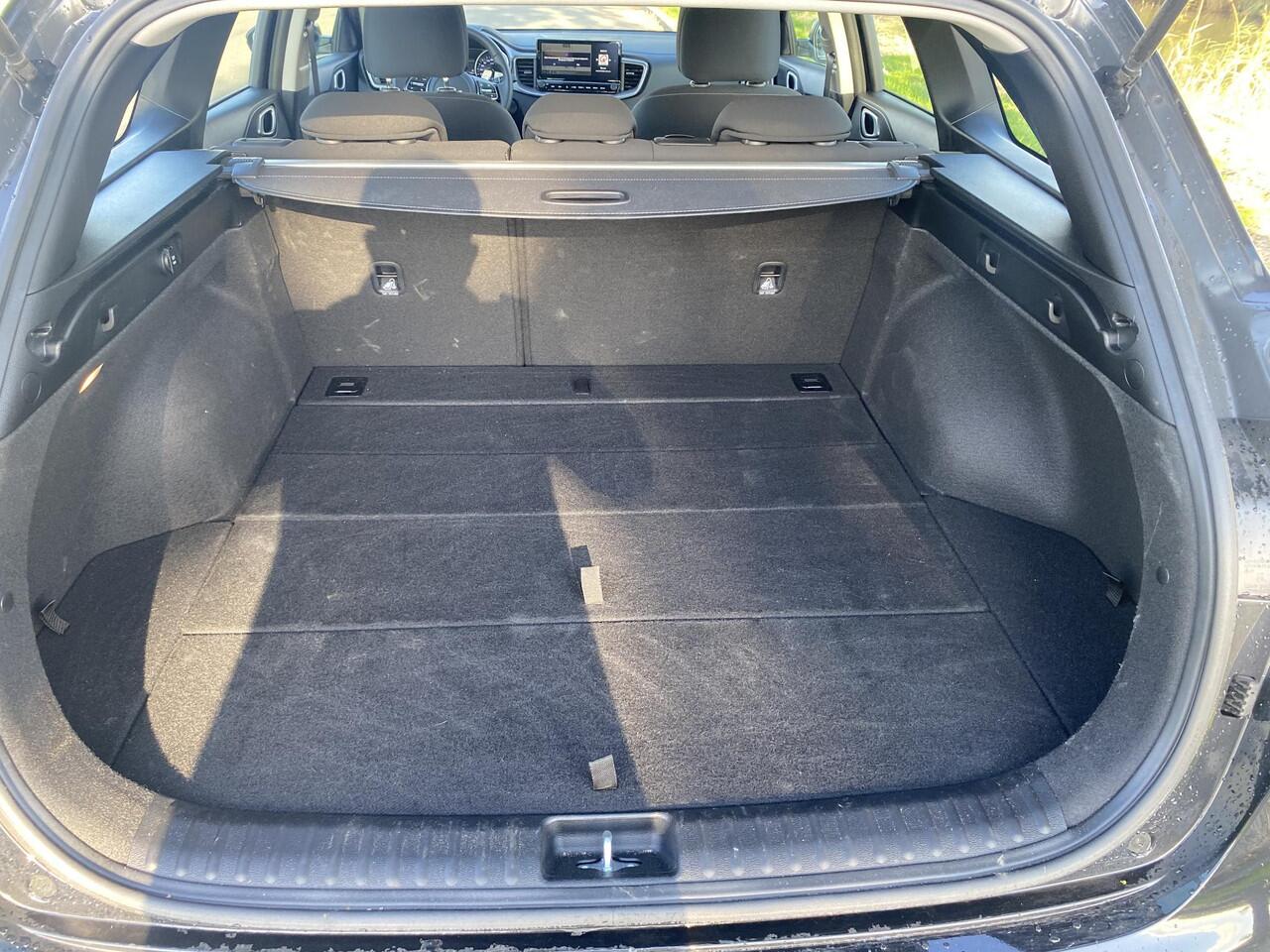 KIA CEE D Ceed Sportswagon 1.5 T-GDi DynamicLine | Demo | Apple Carplay/Android Auto | Camera | Adaptieve cruise control | LED | DAB |