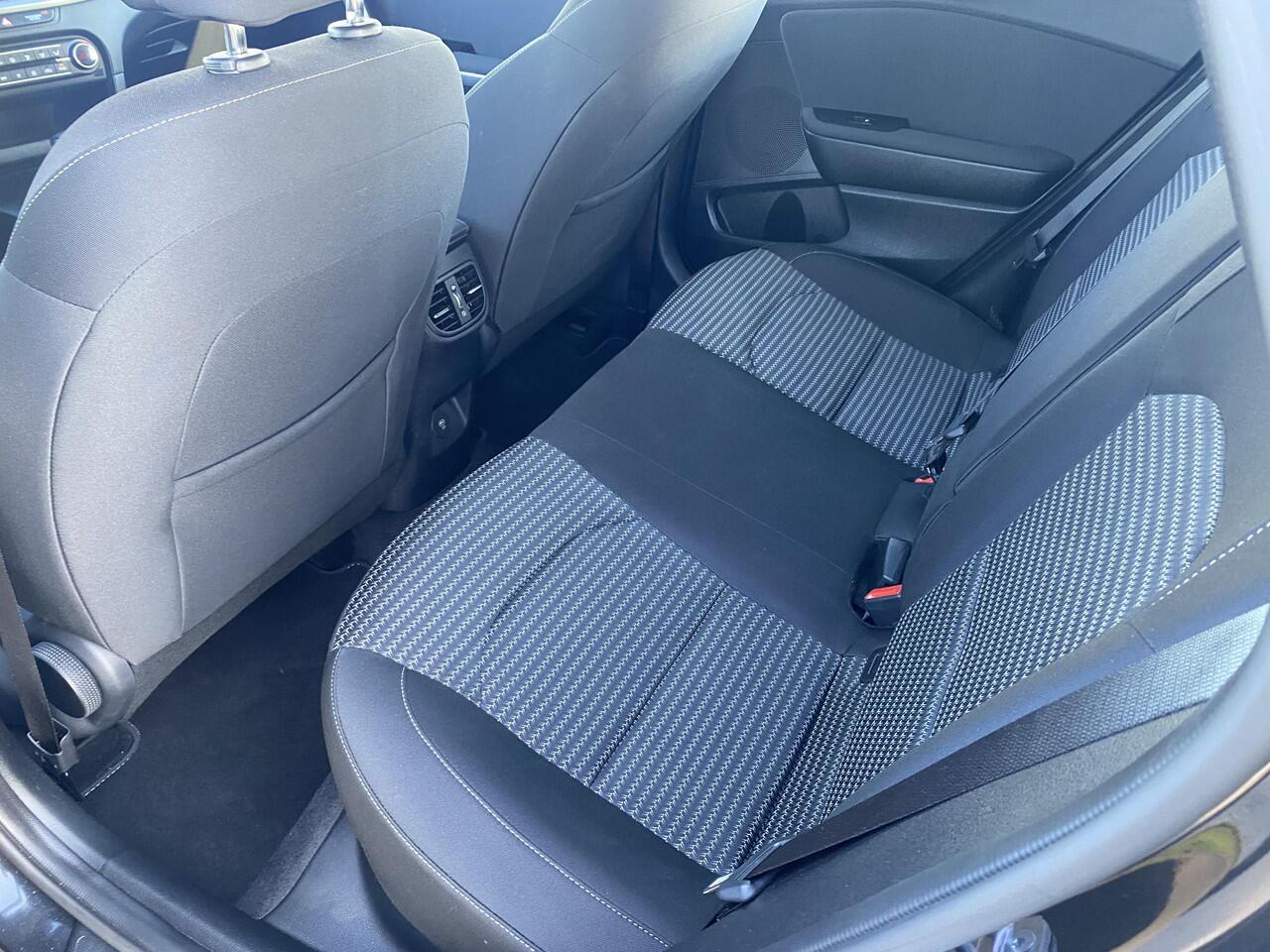 KIA CEE D Ceed Sportswagon 1.5 T-GDi DynamicLine | Demo | Apple Carplay/Android Auto | Camera | Adaptieve cruise control | LED | DAB |