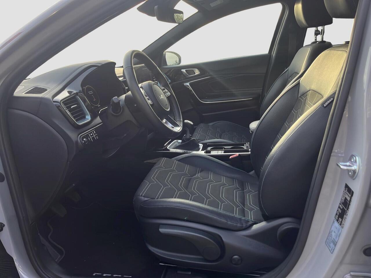 KIA CEE D Ceed Sportswagon 1.0 T-GDi Design Edition | JBL | Stoel- en Stuurverwarming | Lane Assist | Dode Hoek Assistentie |