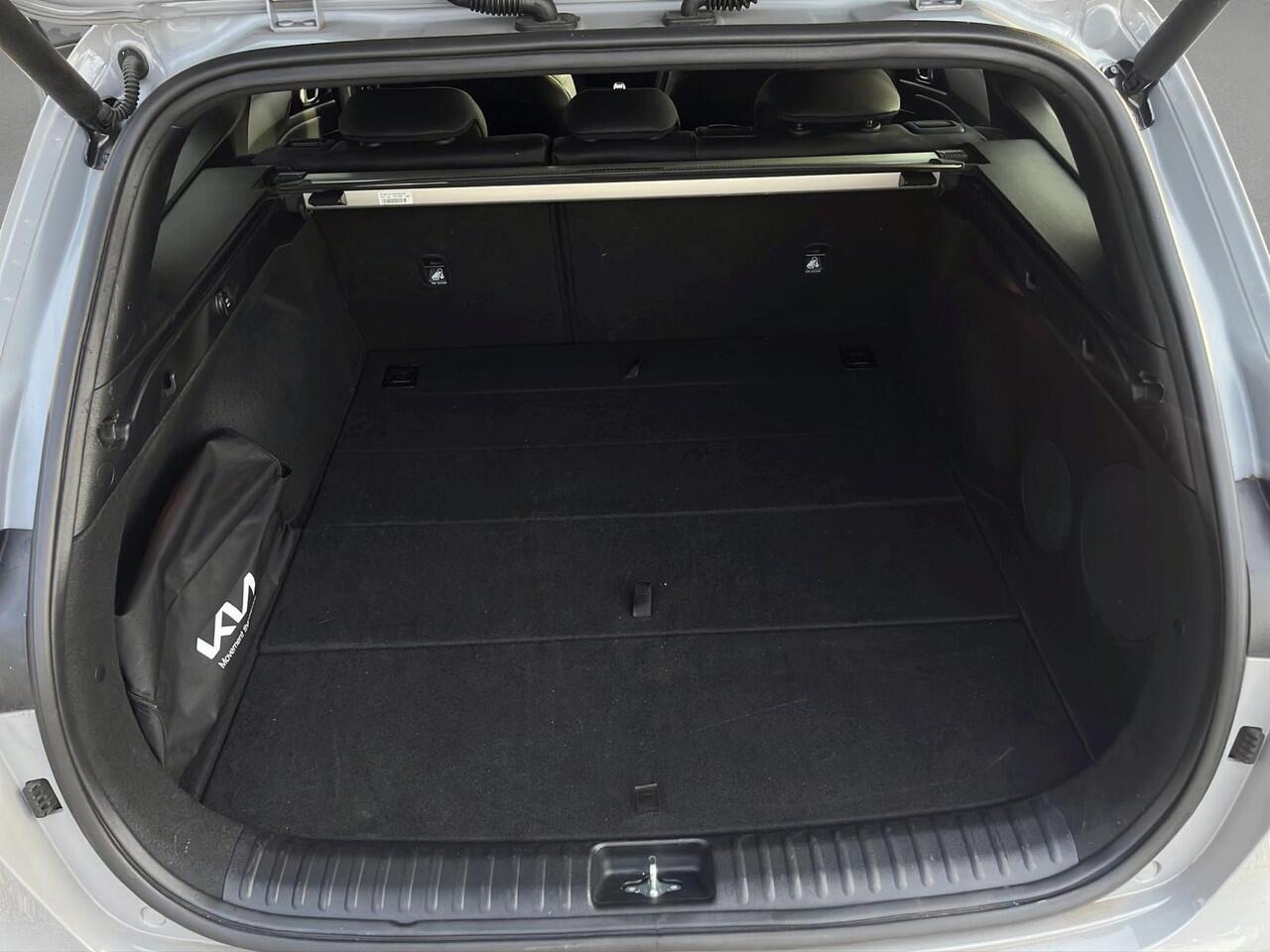 KIA CEE D Ceed Sportswagon 1.0 T-GDi Design Edition | JBL | Stoel- en Stuurverwarming | Lane Assist | Dode Hoek Assistentie |