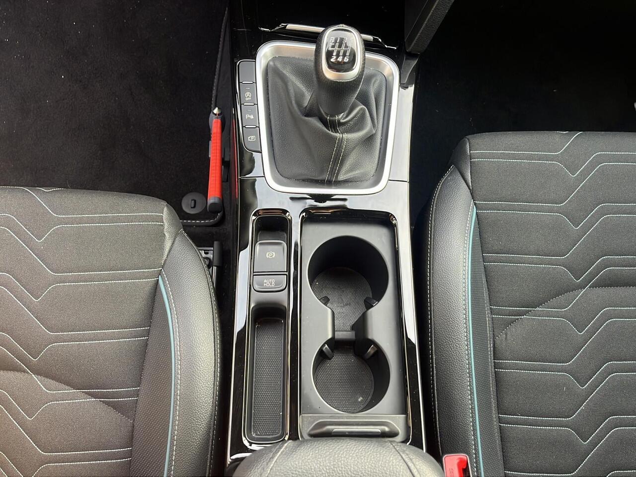 KIA CEE D Ceed Sportswagon 1.0 T-GDi Design Edition | JBL | Stoel- en Stuurverwarming | Lane Assist | Dode Hoek Assistentie |