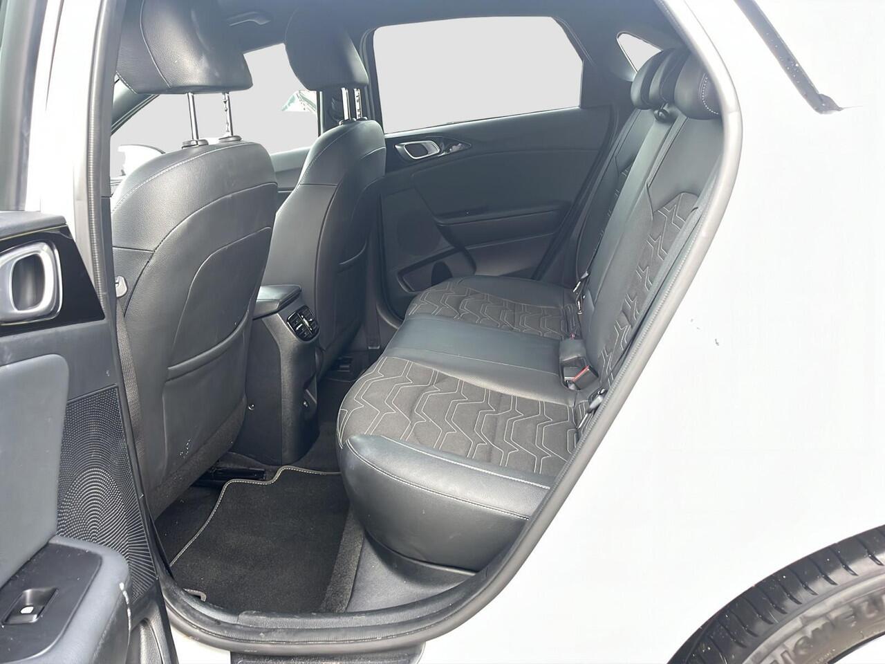 KIA CEE D Ceed 1.0 T-GDi Design Edition | JBL | Stoel- en Stuurverwarming | Lane Assist | Dode Hoek Assistentie |