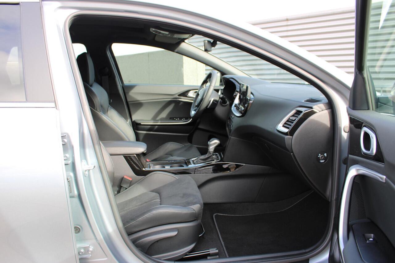 KIA CEE D Ceed Sportswagon 1.5 T-GDi GT-PlusLine Navigatie / Schuifdak / El.stoelen + Geheugen /