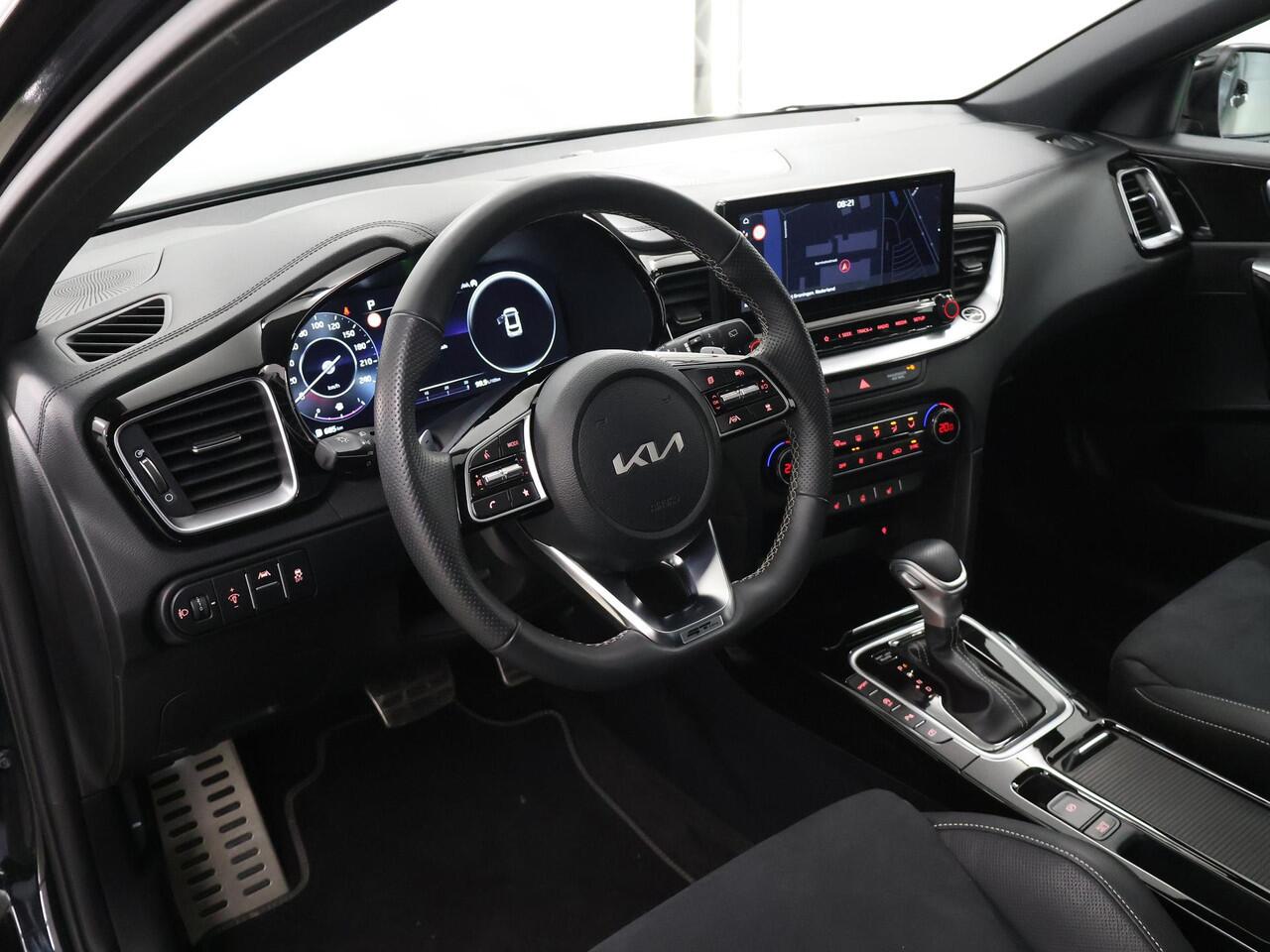 KIA CEE D Ceed 1.5 T-GDi GT-Line | Panoramadak | Matrix LED Koplampen | Stoel/Stuurverwarming | Keyless Go |