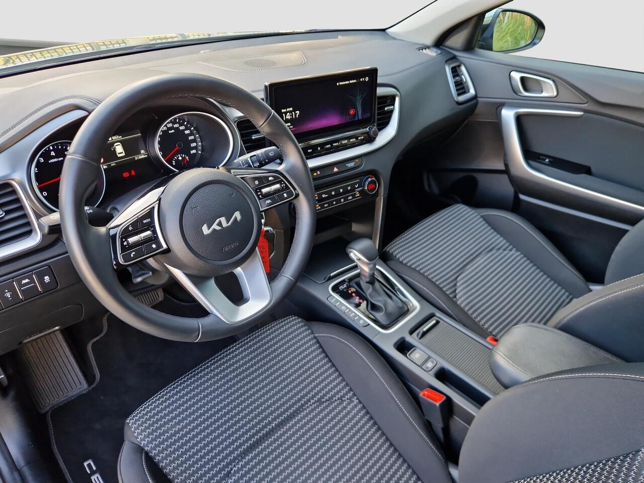 KIA CEE D Ceed Sportswagon 1.5 T-GDi DynamicLine | Navi | Camera | Clima | PDC | Cruise |