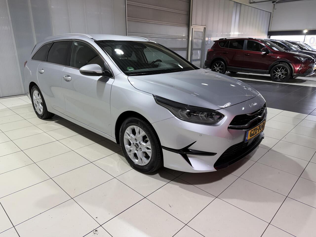 KIA CEE D Ceed Sportswagon 1.5 T-GDi DynamicPlusLine Stoel en Stuur verwarming, Apple Carplay/Android Auto, Navigatie, Camera.