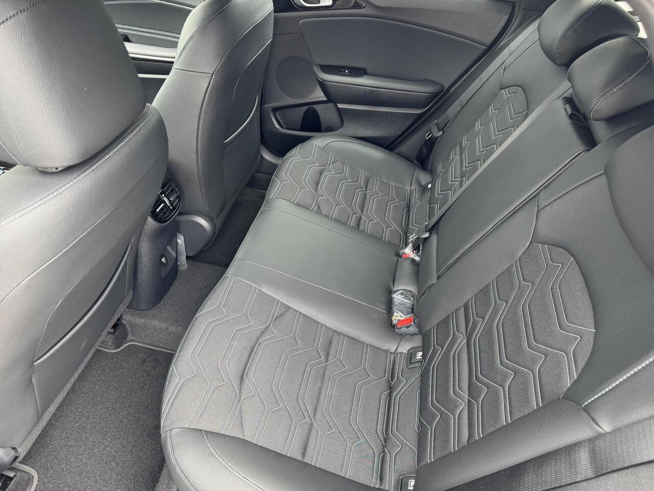 KIA CEE D Ceed 1.0 T-GDi Design Edition | Stoelverwarming | Parkeersensoren | LED Koplampen | Dodehoekassistentie | Adaptieve cruise control | Stuurwiel verwarmd |