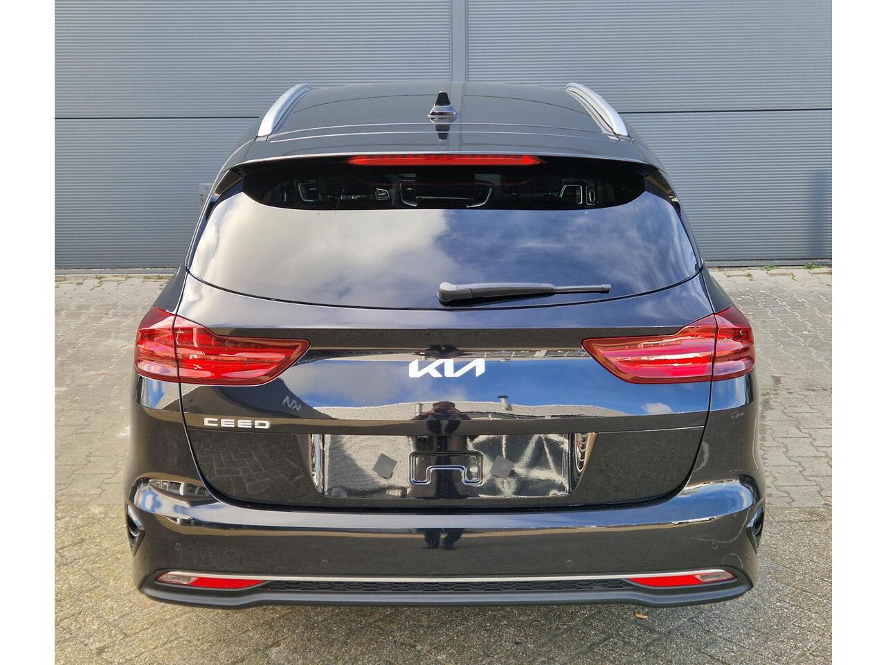 KIA CEE D Ceed Sportswagon 1.5 T-GDi DynamicPlusLine DCT7 Automaat | Stoel- en stuurwielverwarming | Parkeersensoren achter | Adaptieve cruise control | Dodehoekassistentie |