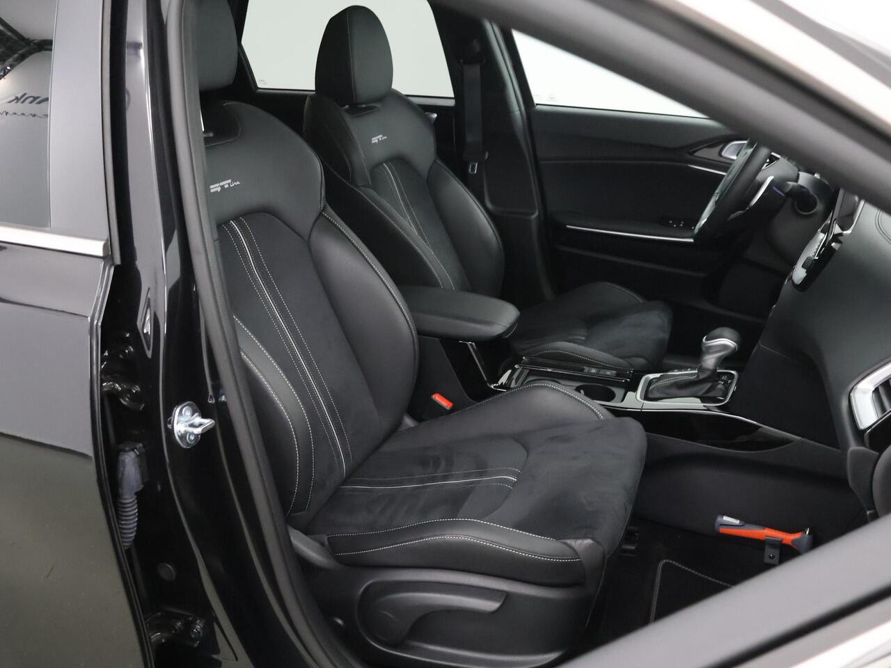 KIA CEE D Ceed Sportswagon 1.5 T-GDi GT-Line | Panoramadak | Matrix LED Koplampen | Stoel/Stuurverwarming | Keyless Go | Elektrisch bedienbare achterklep |