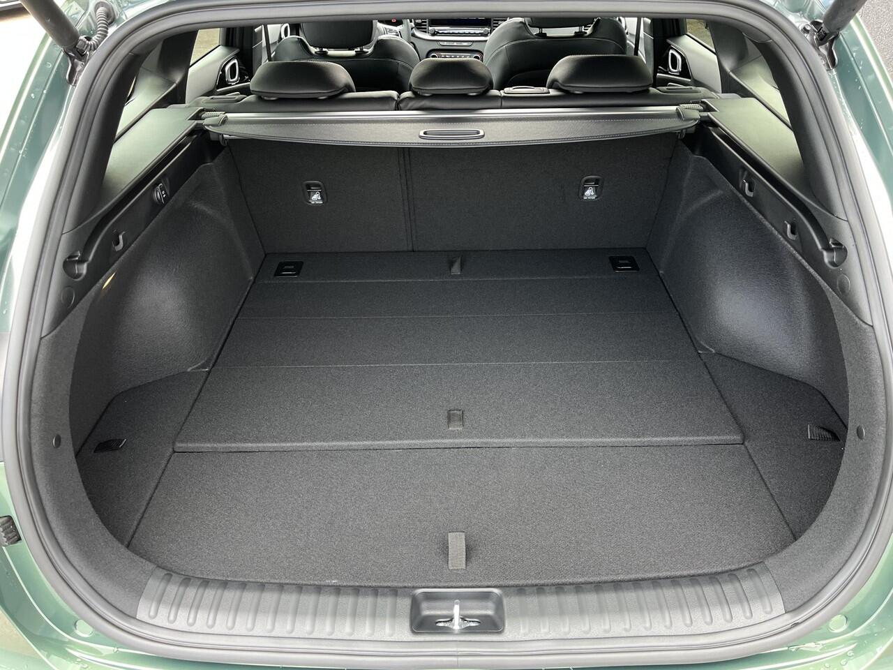 KIA CEE D Ceed Sportswagon 1.5 T-GDi GT-Line ACTIE EXCLUSIEF BIJ KOOIJMAN TIEL: 0344-611400, NIEUW UIT VOORRAADLEVERBAAR! DIRECT RIJDEN!