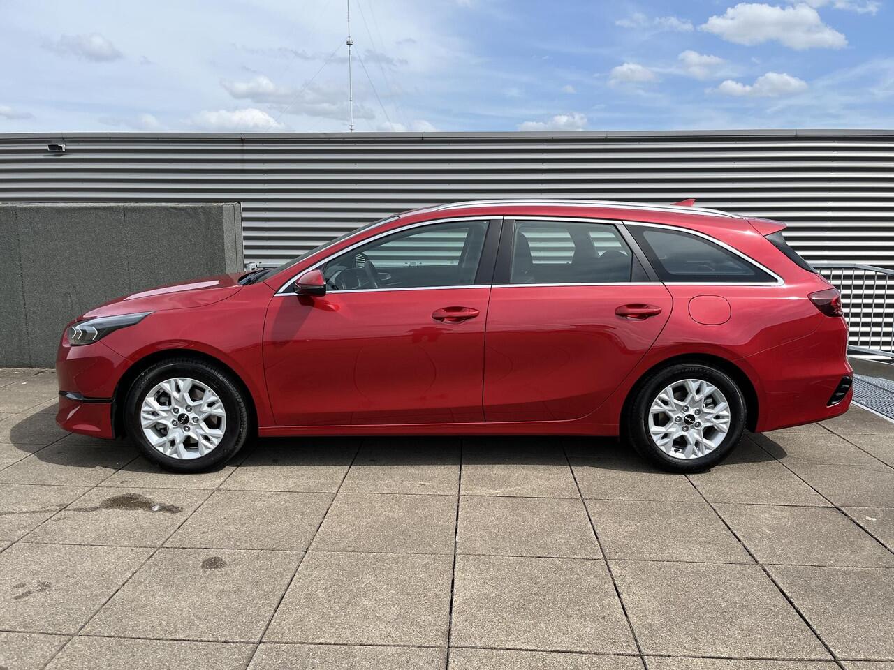 KIA CEE D Ceed Sportswagon 1.5 T-GDi DynamicLine 6-Versn. Trekhaak / Navigatie / Achteruitrijcamera / Apple Carplay/Android Auto / Parkeersensoren / Boekjes compleet
