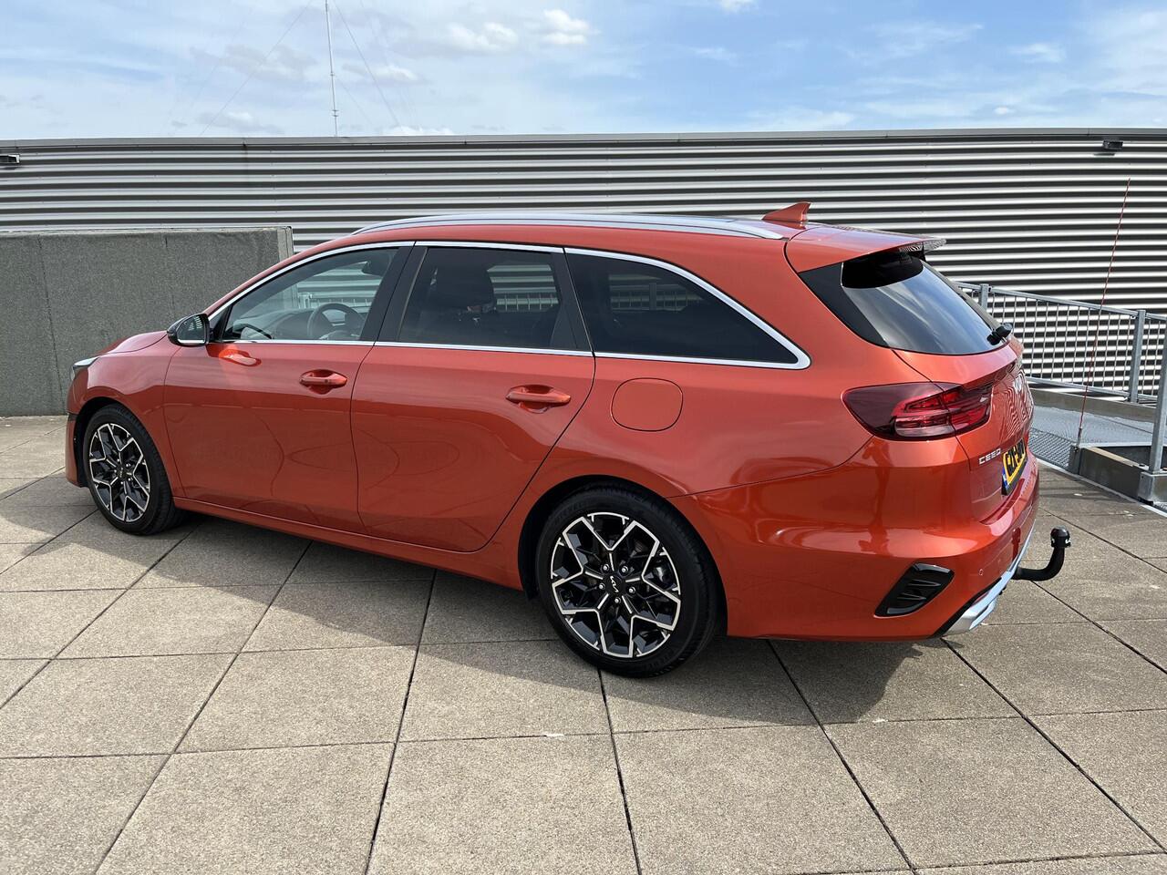 KIA CEE D Ceed Sportswagon 1.5 T-GDi GT-Line AUTOMAAT NAVIGATIE / ACHTERUITRIJCAMERA / Trekhaak