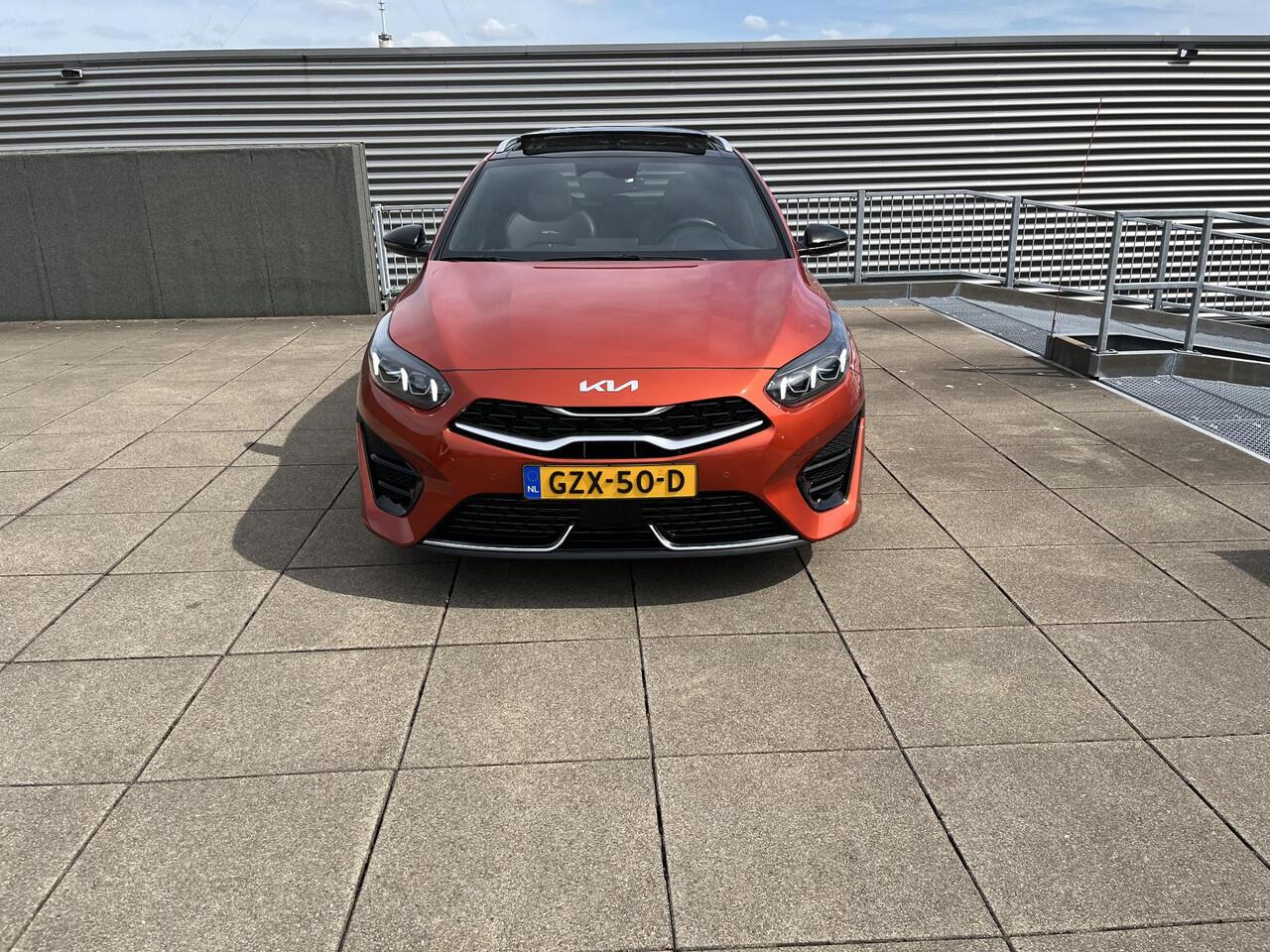 KIA CEE D Ceed Sportswagon 1.5 T-GDi GT-Line AUTOMAAT NAVIGATIE / ACHTERUITRIJCAMERA / Trekhaak