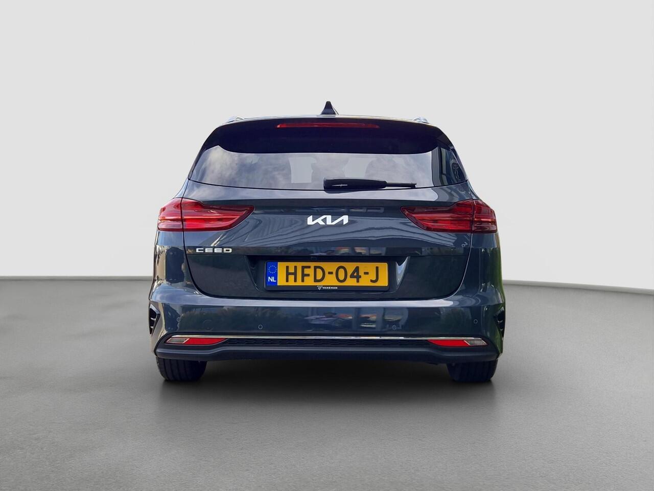 KIA CEE D Ceed Sportswagon 1.5 T-GDi DynamicPlusLine | Dodehoek | Key-Less | Stoelverwarming | LED | Licht- en Regensensor |