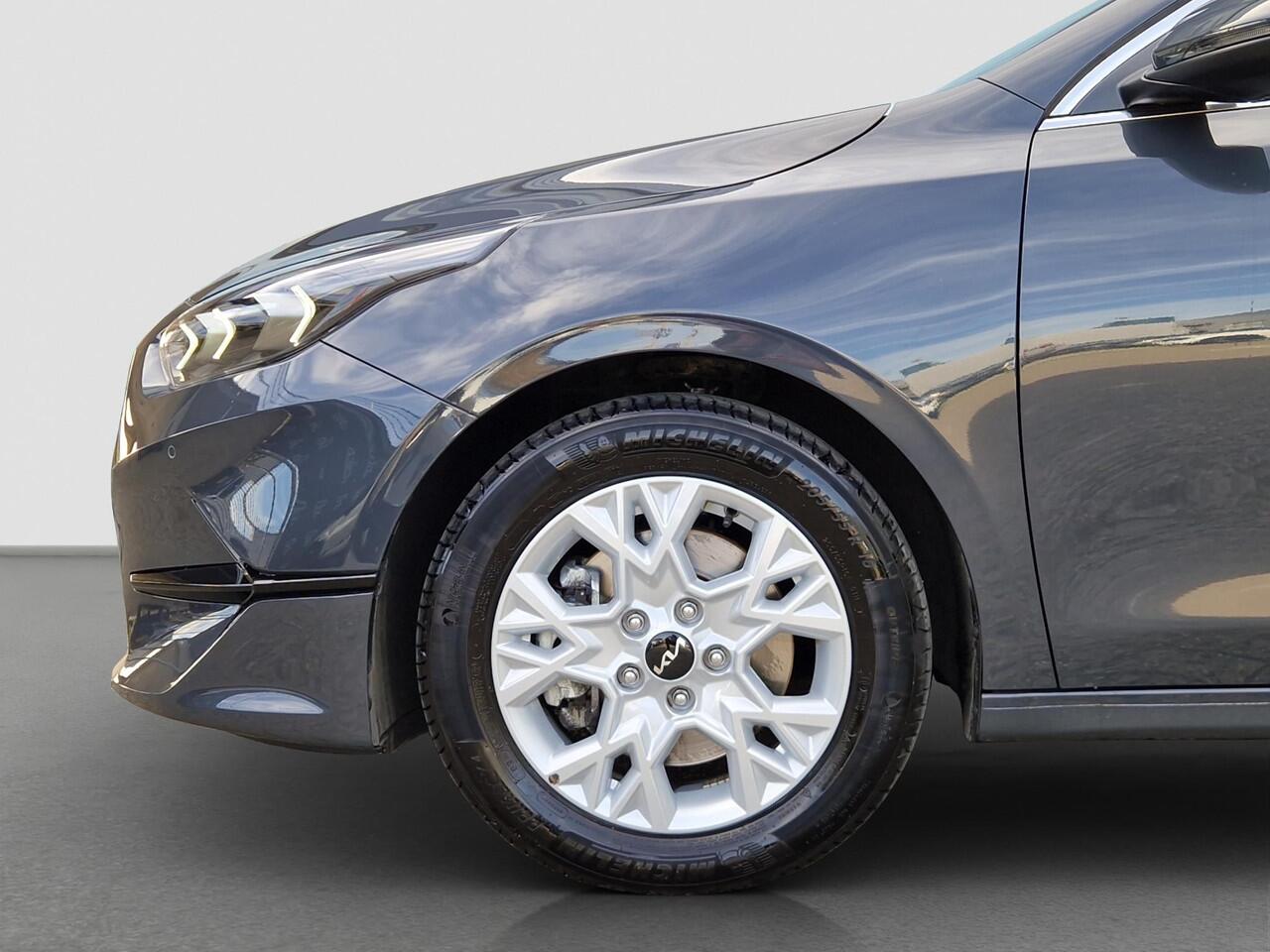 KIA CEE D Ceed Sportswagon 1.5 T-GDi DynamicPlusLine | Dodehoek | Key-Less | Stoelverwarming | LED | Licht- en Regensensor |