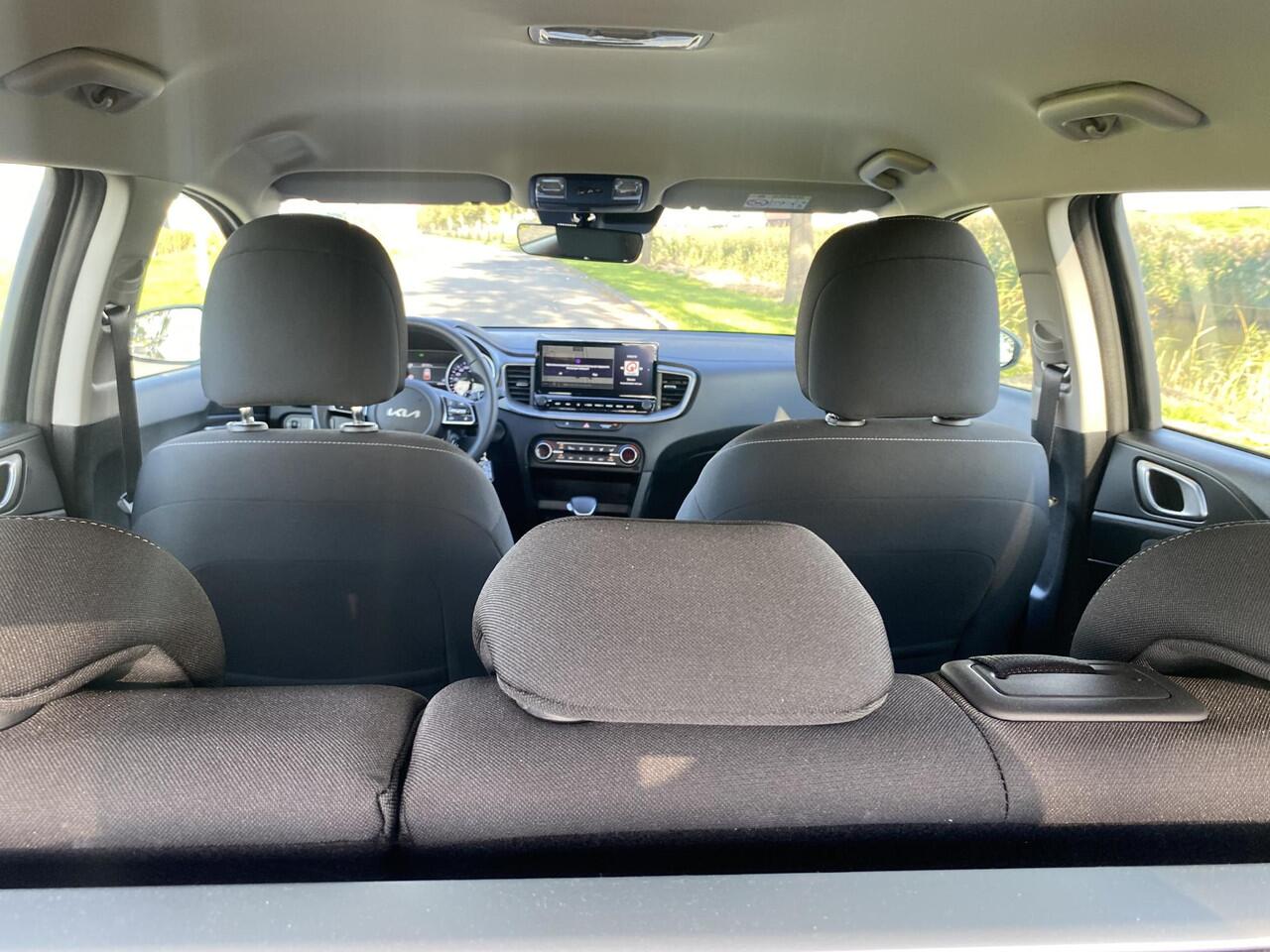 KIA CEE D Ceed Sportswagon 1.5 T-GDi DynamicLine | Demo | Apple Carplay/Android Auto | Camera | Adaptieve cruise control | LED | DAB |