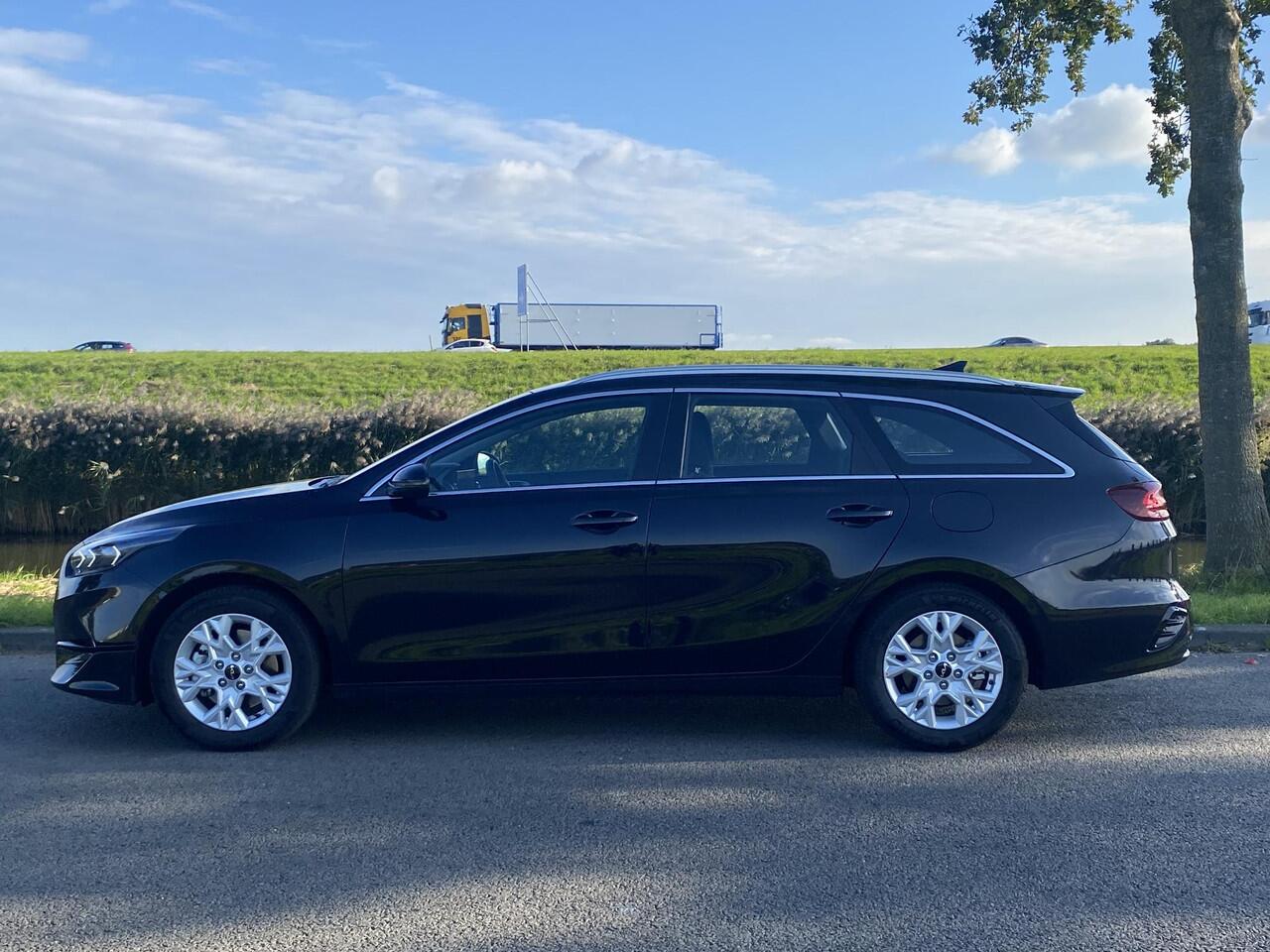 KIA CEE D Ceed Sportswagon 1.5 T-GDi DynamicLine | Demo | Apple Carplay/Android Auto | Camera | Adaptieve cruise control | LED | DAB |