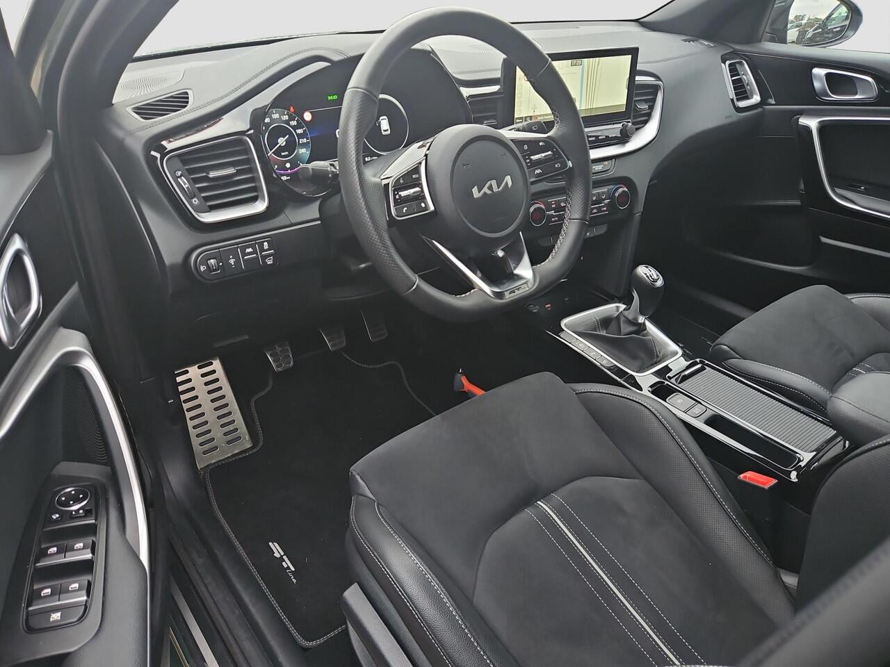 KIA CEE D Ceed Sportswagon 1.5 T-GDi GT-Line | Sportstuur | Stoel- en Stuurverwarming | Elektr. Achterklep | Lane Assist |