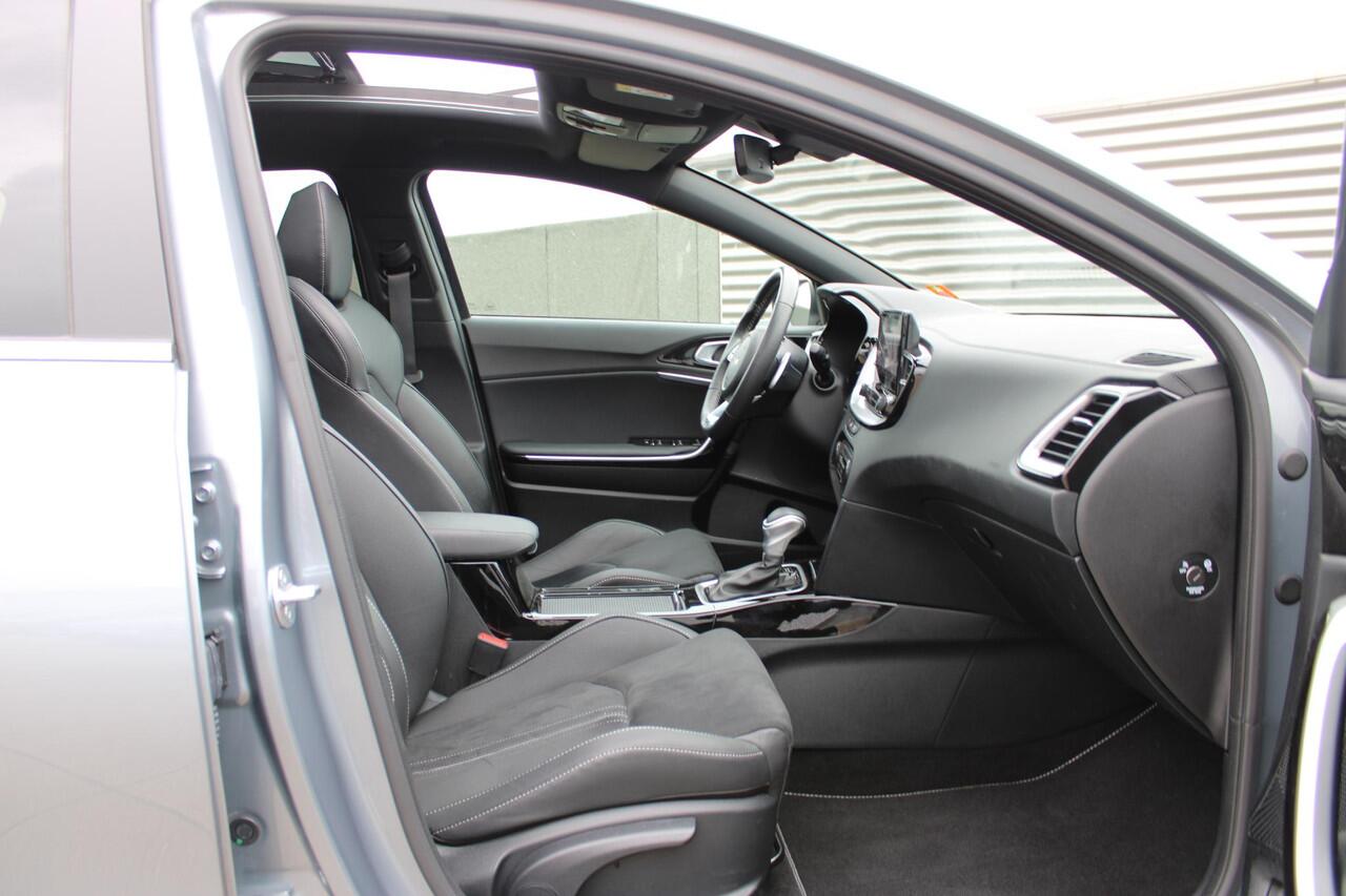 KIA CEE D Ceed Sportswagon 1.5 T-GDi GT-PlusLine Navigatie / Camera / Schuifdak