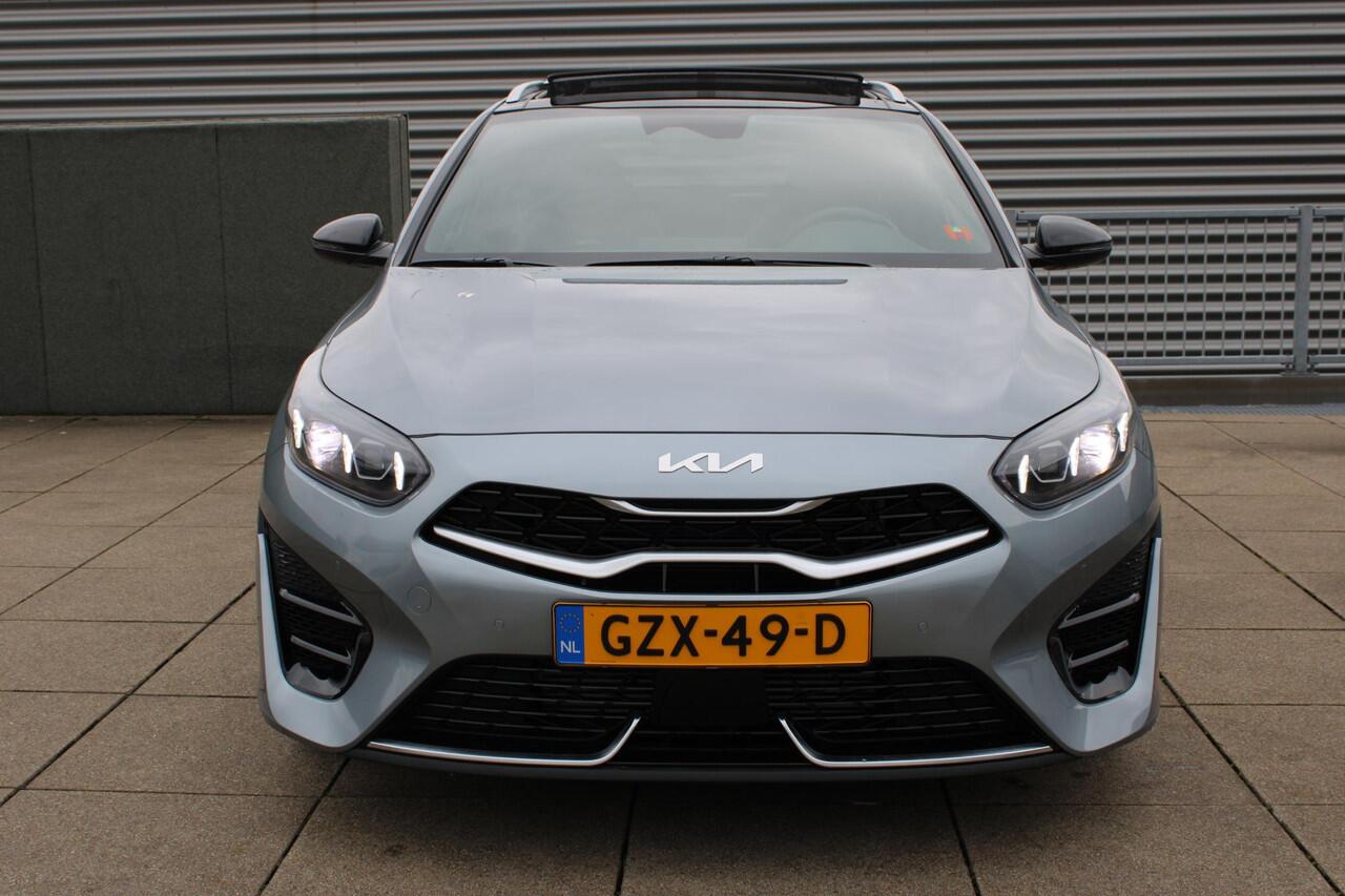 KIA CEE D Ceed Sportswagon 1.5 T-GDi GT-PlusLine Navigatie / Camera / Schuifdak