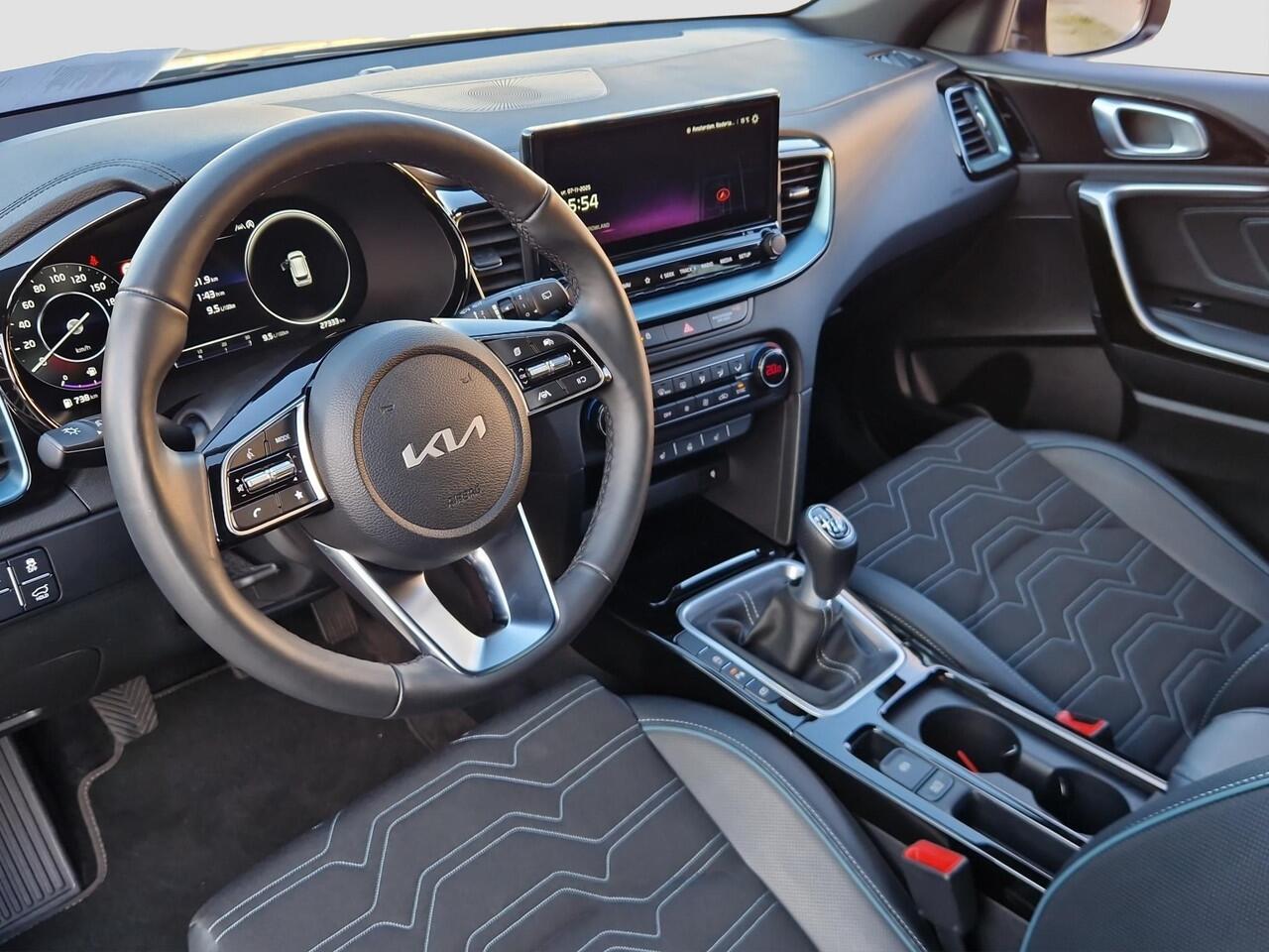 KIA CEE D Ceed Sportswagon 1.0 T-GDi Design Edition | JBL | Stoel- en Stuurverwarming | Lane Assist | Dode Hoek Assistentie |