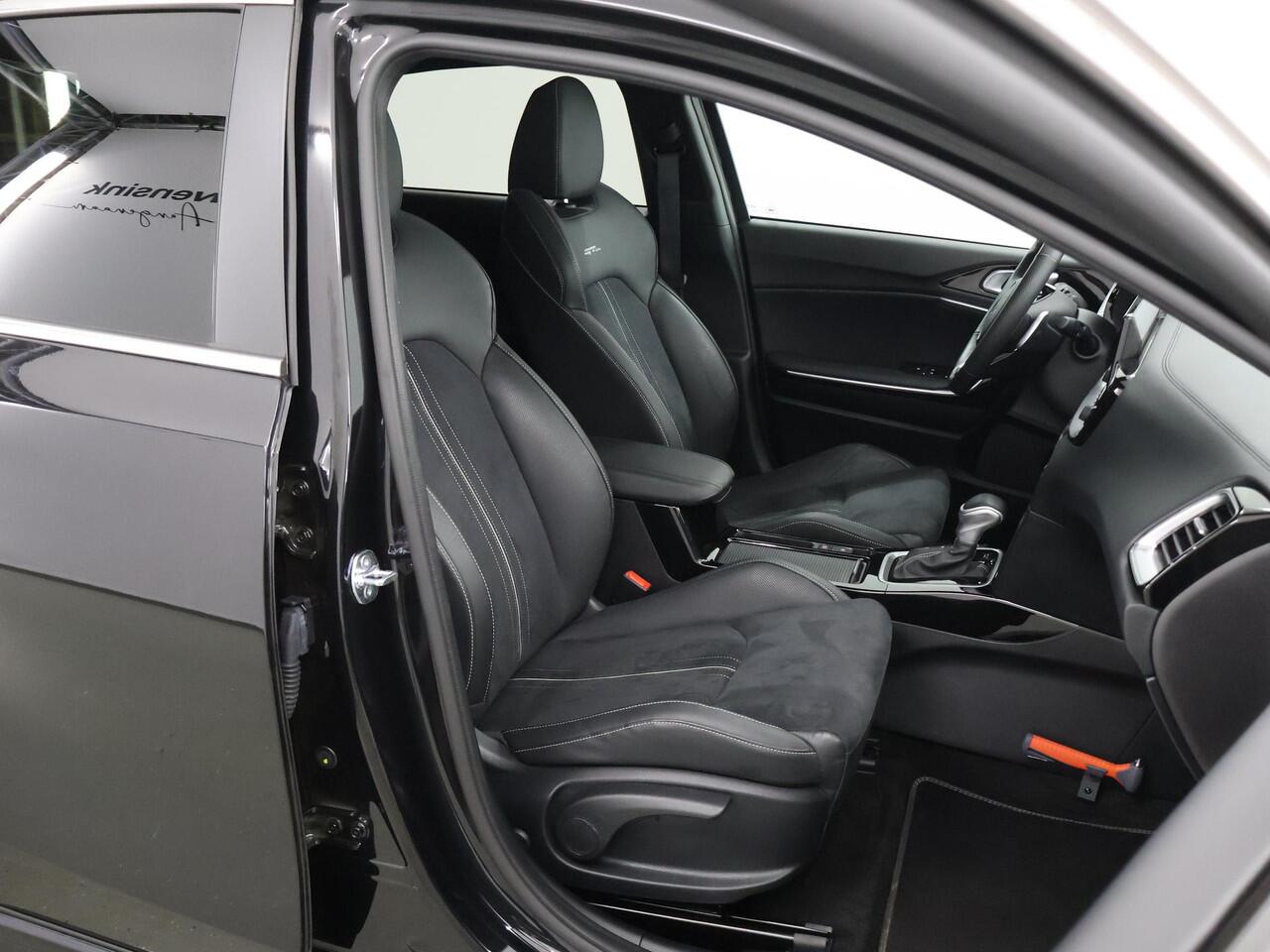 KIA CEE D Ceed 1.5 T-GDi GT-Line | Panoramadak | Matrix LED Koplampen | Stoel/Stuurverwarming | Keyless Go |