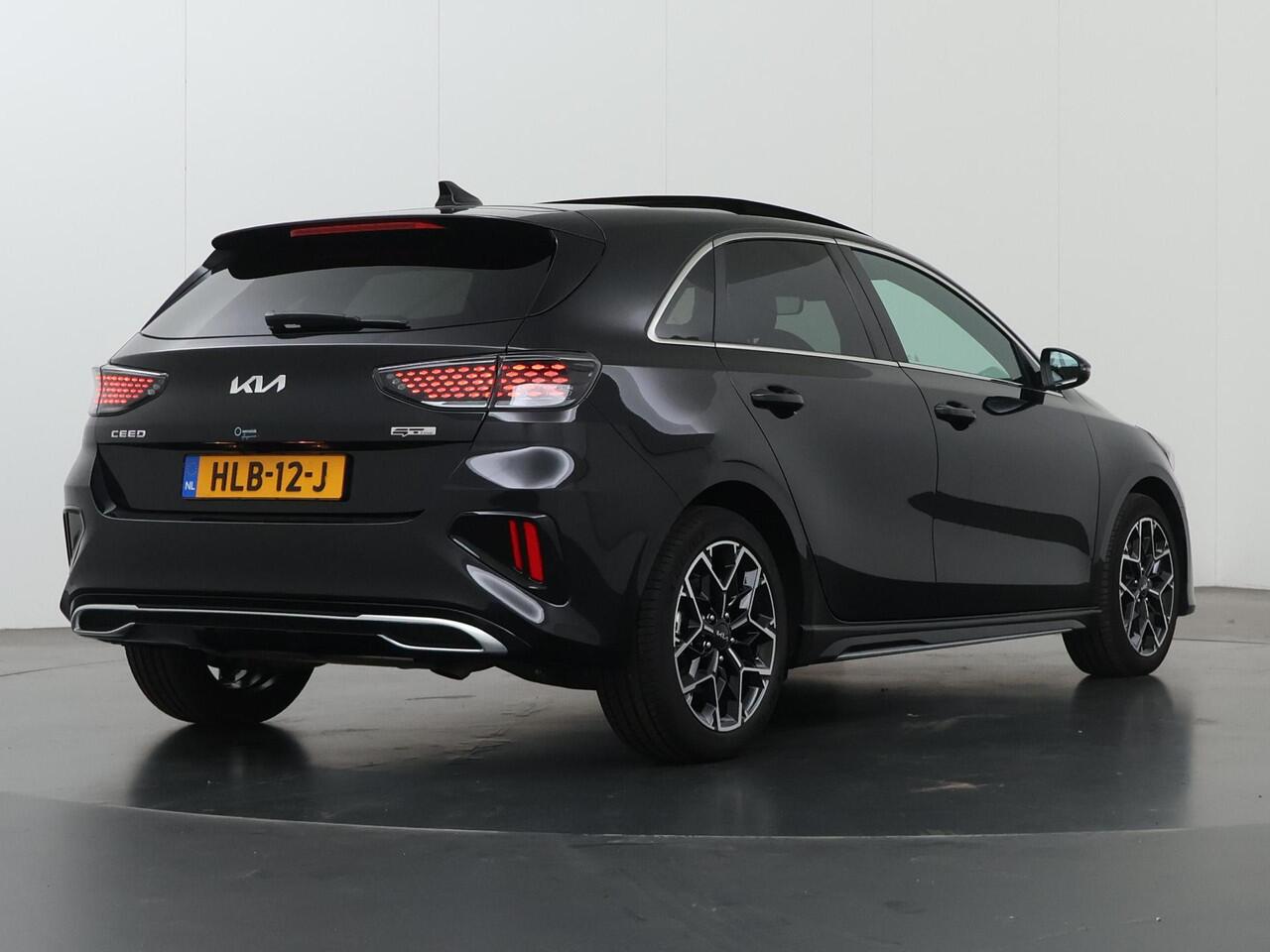 KIA CEE D Ceed 1.5 T-GDi GT-Line | Panoramadak | Matrix LED Koplampen | Stoel/Stuurverwarming | Keyless Go |