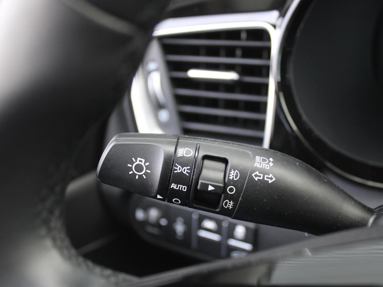 KIA CEE D Ceed Sportswagon 1.5 T-GDi DynamicPlusLine | Stoel- & stuurverwarming | Camera | Clima | Cruise adapt. | LED | Navi | Elek. achterklep | 16" LM |