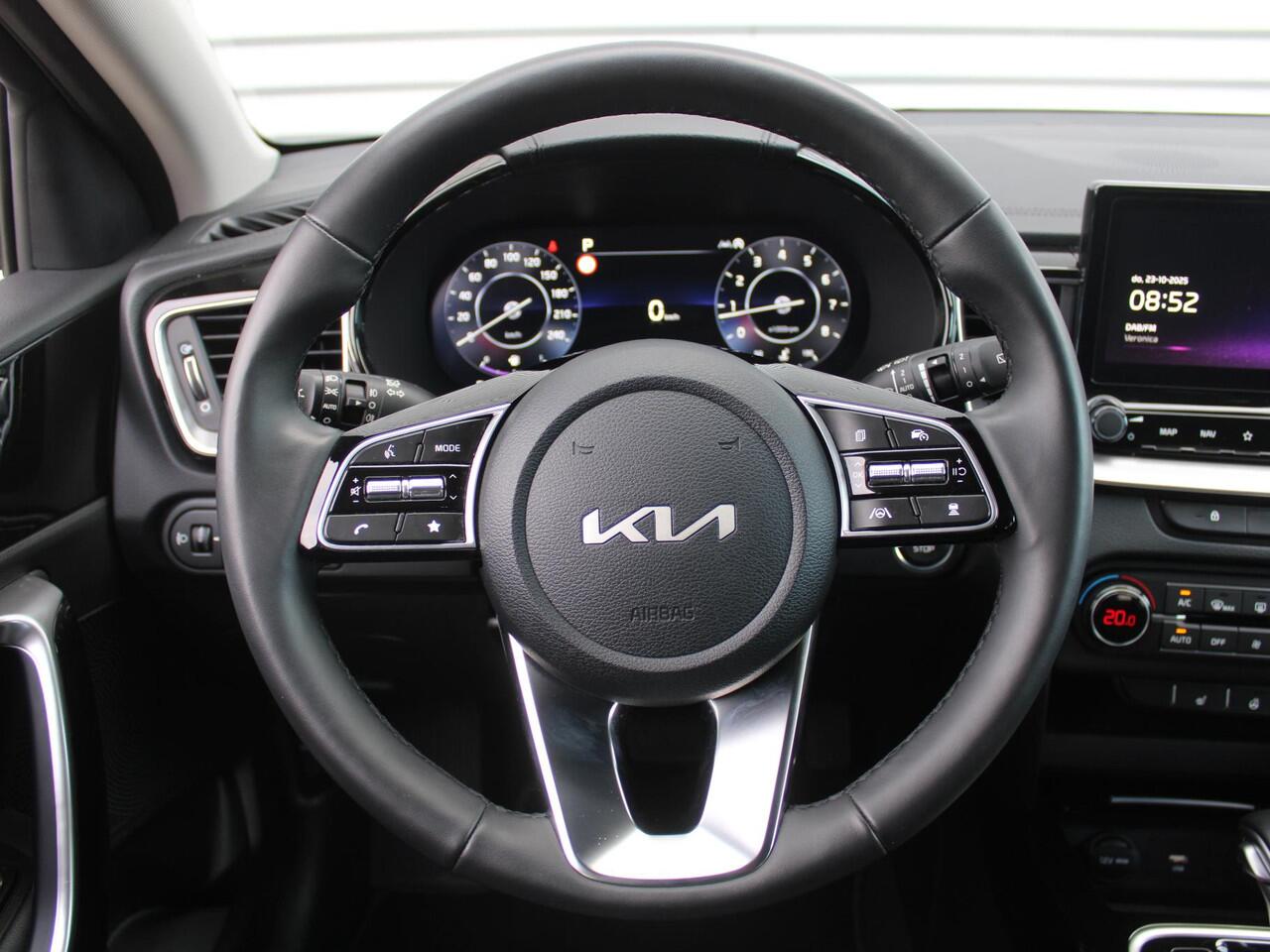 KIA CEE D Ceed Sportswagon 1.5 T-GDi DynamicPlusLine | Stoel- & stuurverwarming | Camera | Clima | Cruise adapt. | LED | Navi | Elek. achterklep | 16" LM |