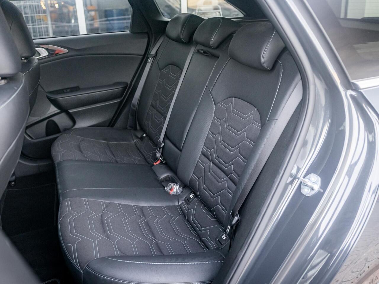 KIA CEE D Ceed Sportswagon 1.0 T-GDi Design Edition l Navigatie l Stoel en stuurwielverwarming l EL. kofferklep l JBL premium Sound