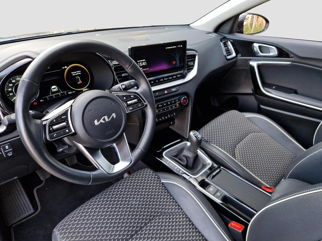 KIA CEE D Ceed Sportswagon 1.0 T-GDi DynamicPlusLine | Dodehoek | Key-Less | Stoelverwarming | LED | Licht- en Regensensor |