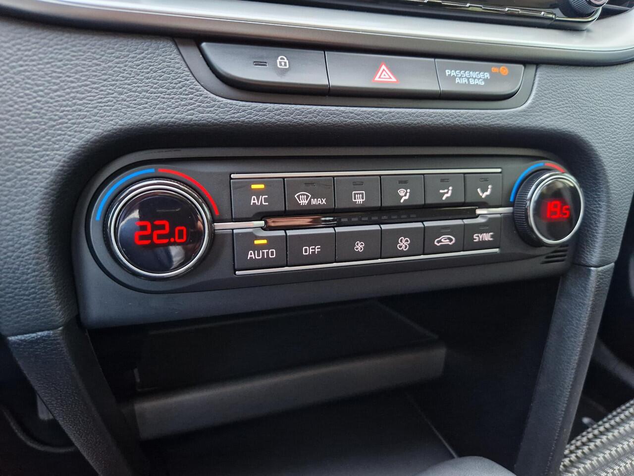 KIA CEE D Ceed Sportswagon 1.5 T-GDi DynamicLine | Navi | Camera | Clima | PDC | Cruise |