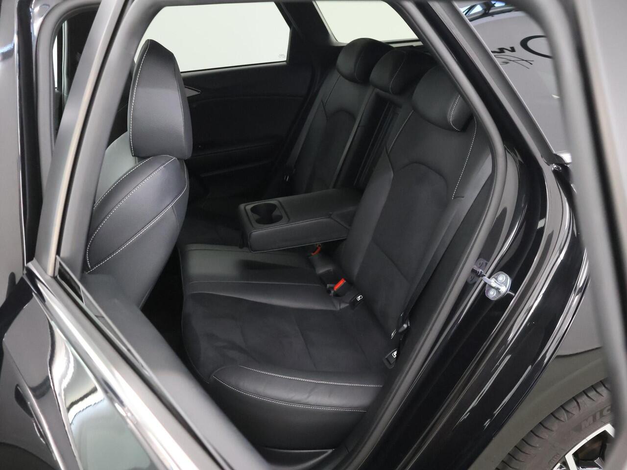 KIA CEE D Ceed Sportswagon 1.5 T-GDi GT-Line | Panoramadak | Matrix LED Koplampen | Stoel/Stuurverwarming | Keyless Go | Elektrisch bedienbare achterklep