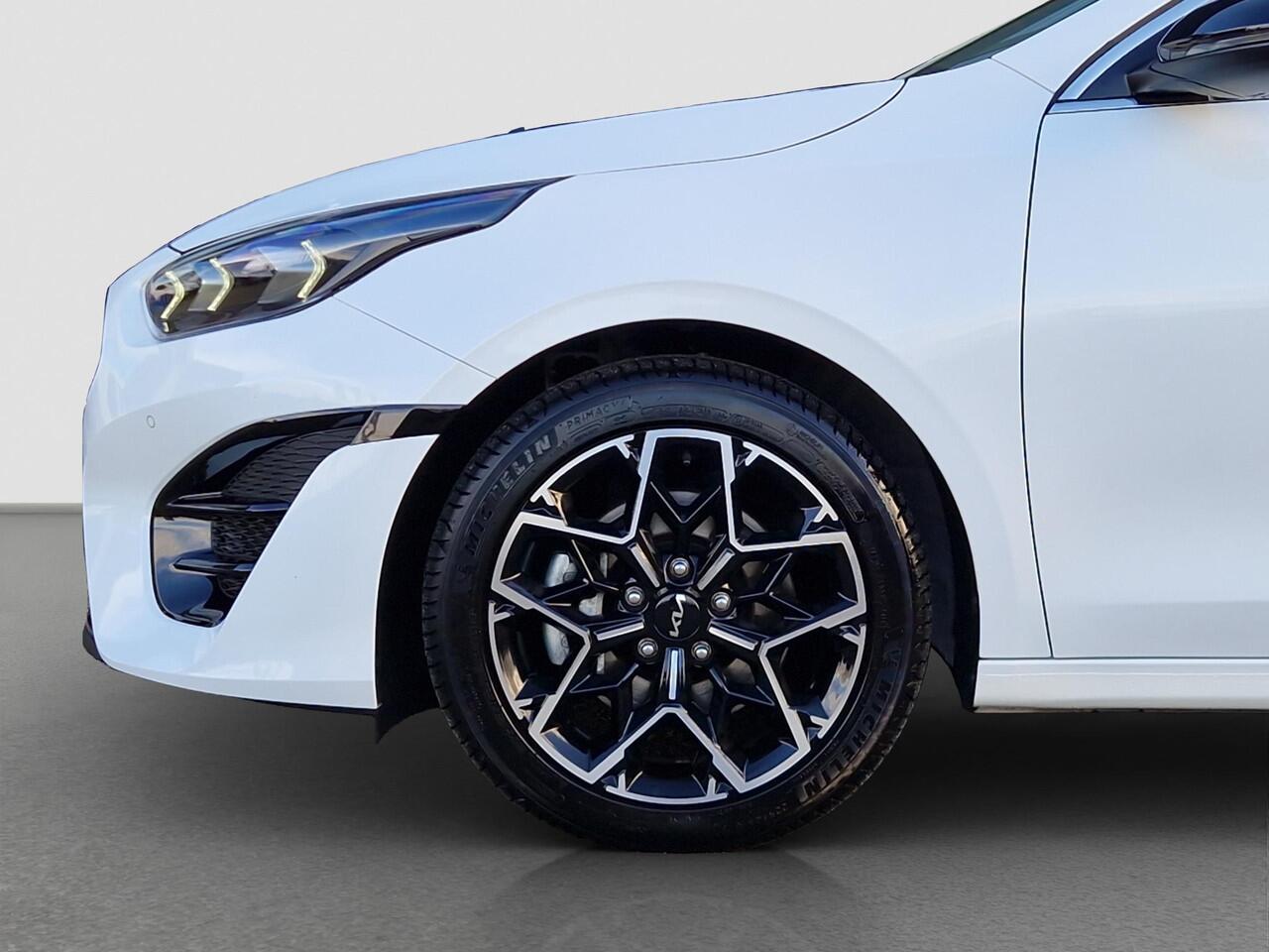 KIA CEE D Ceed Sportswagon 1.5 T-GDi GT-Line | Pano | Stoelverwarming | LED | Climate | Elek. Achterklep |