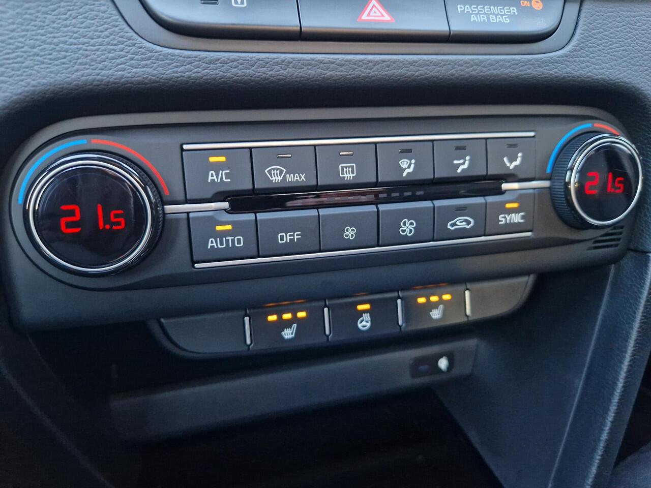 KIA CEE D Ceed Sportswagon 1.5 T-GDi GT-Line | Pano | Stoelverwarming | LED | Climate | Elek. Achterklep |