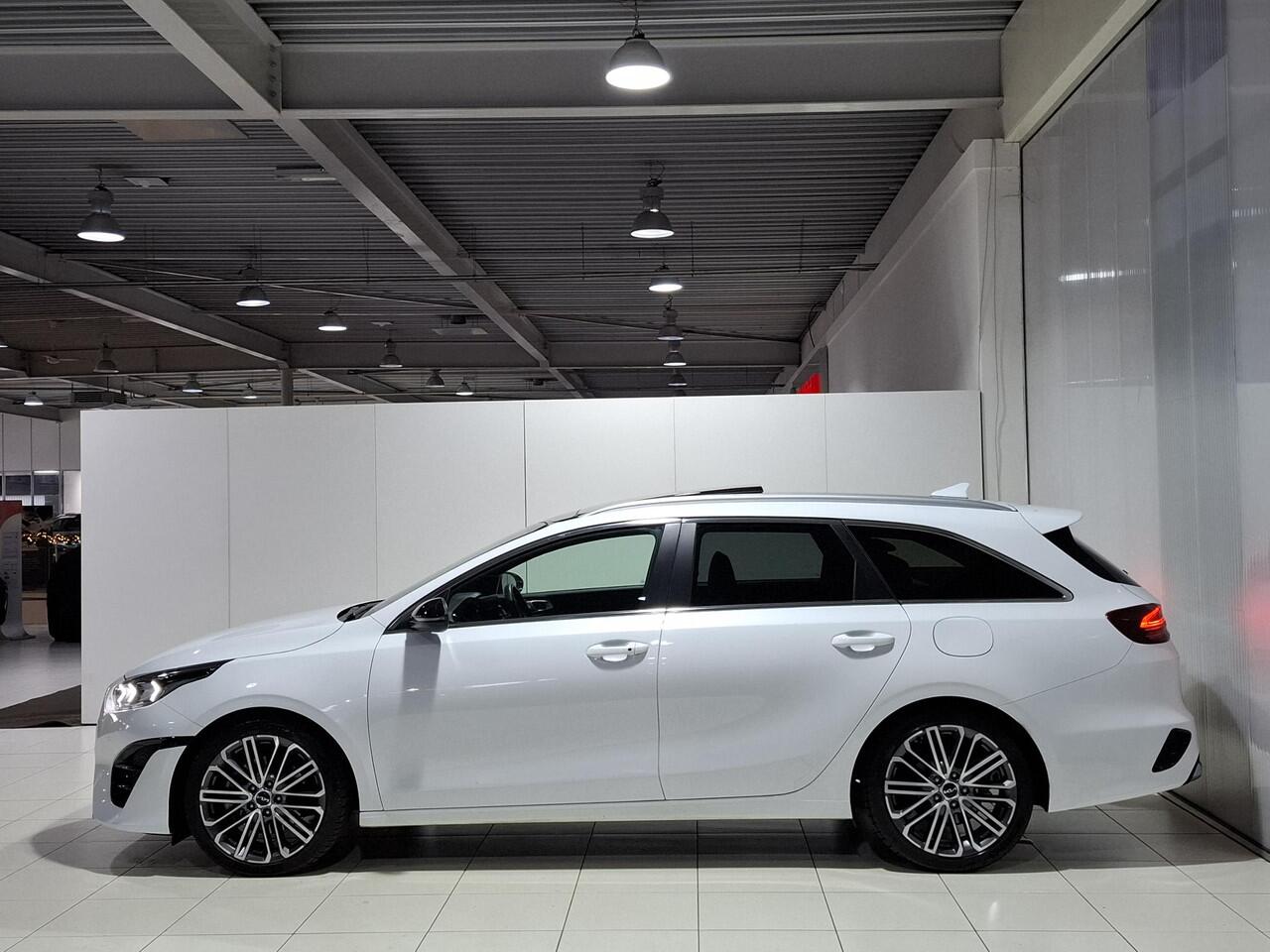 KIA CEE D Ceed Sportswagon 1.5 T-GDi GT-PlusLine AUTOMAAT, Stoel en stuur verwarming.