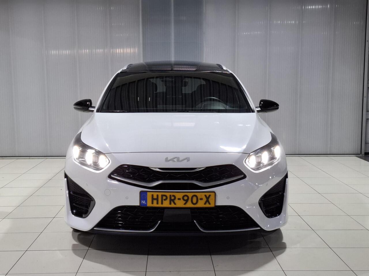 KIA CEE D Ceed Sportswagon 1.5 T-GDi GT-PlusLine AUTOMAAT, Stoel en stuur verwarming.