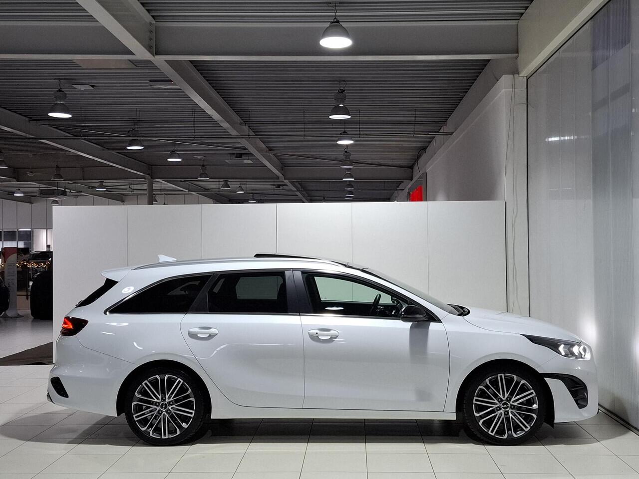 KIA CEE D Ceed Sportswagon 1.5 T-GDi GT-PlusLine AUTOMAAT, Stoel en stuur verwarming.