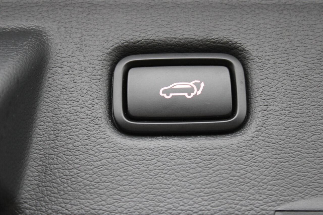 KIA CEE D Ceed Sportswagon 1.5 T-GDi GT-PlusLine Schuifdak / Trekhaak / Seat memory / JBL audio / Navigatie Apple CarPlay/Android Auto / ACC / Keyless